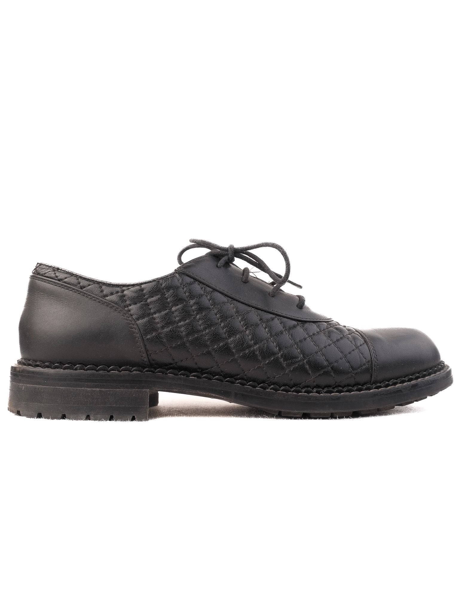 Average Easy by Loriblu Black Leather Shoes Size 36 with Quilted Detailing