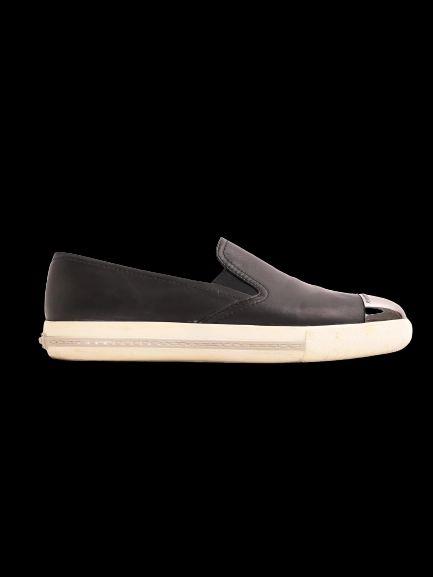 Excellent Miu Miu Black Leather Slip-On Shoes Size 40 with Metallic Toe Cap