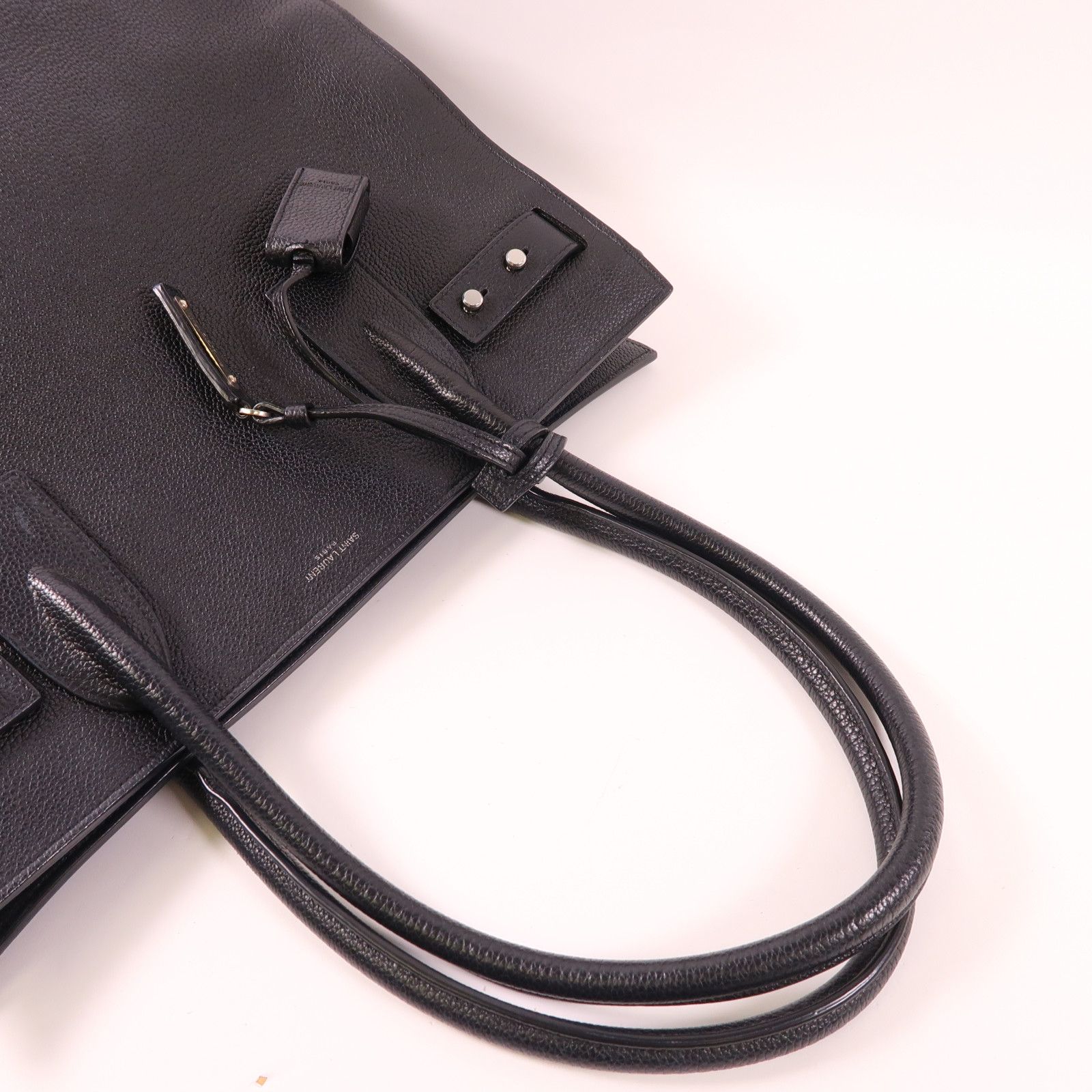 Saint Laurent Cowhide Leather Hand Bag Black Calfskin (cowhide) Ars 647168