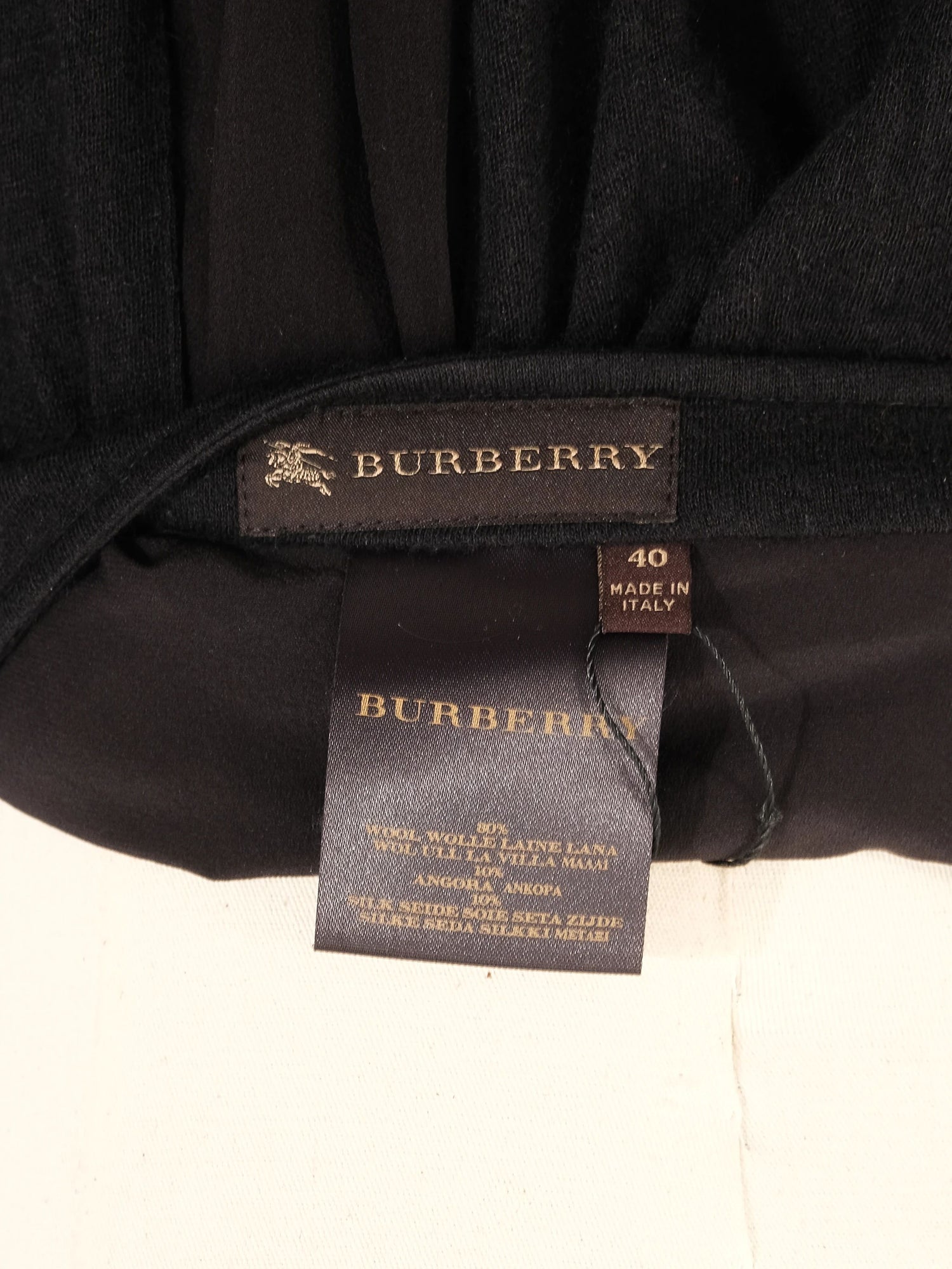 Excellent Burberry Black Wool Skirt Size S with Pleated Design