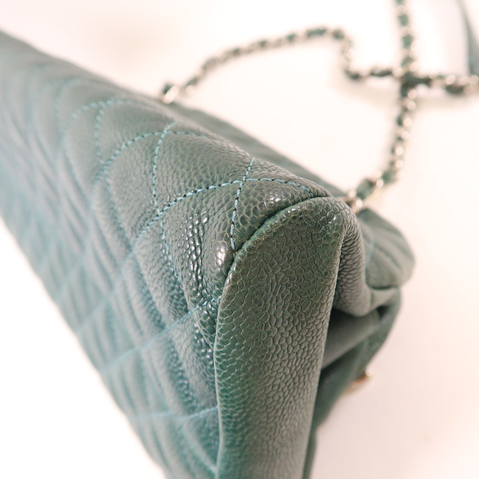 Chanel Green Cowhide Leather Chain Shoulder Silver Chain Shoulder Back Bag Calfskin (cowhide)