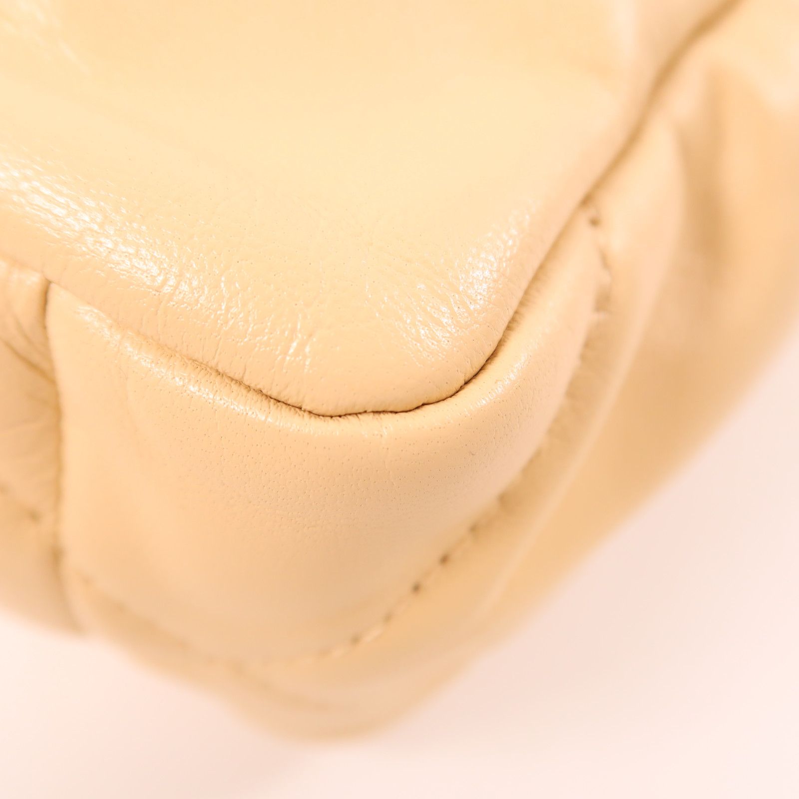 Chanel Beige Sheepskin Leather 19 Hand-turned Shoulder And Back Bag 2way Shoulder Bag Lambskin (sheep Leath