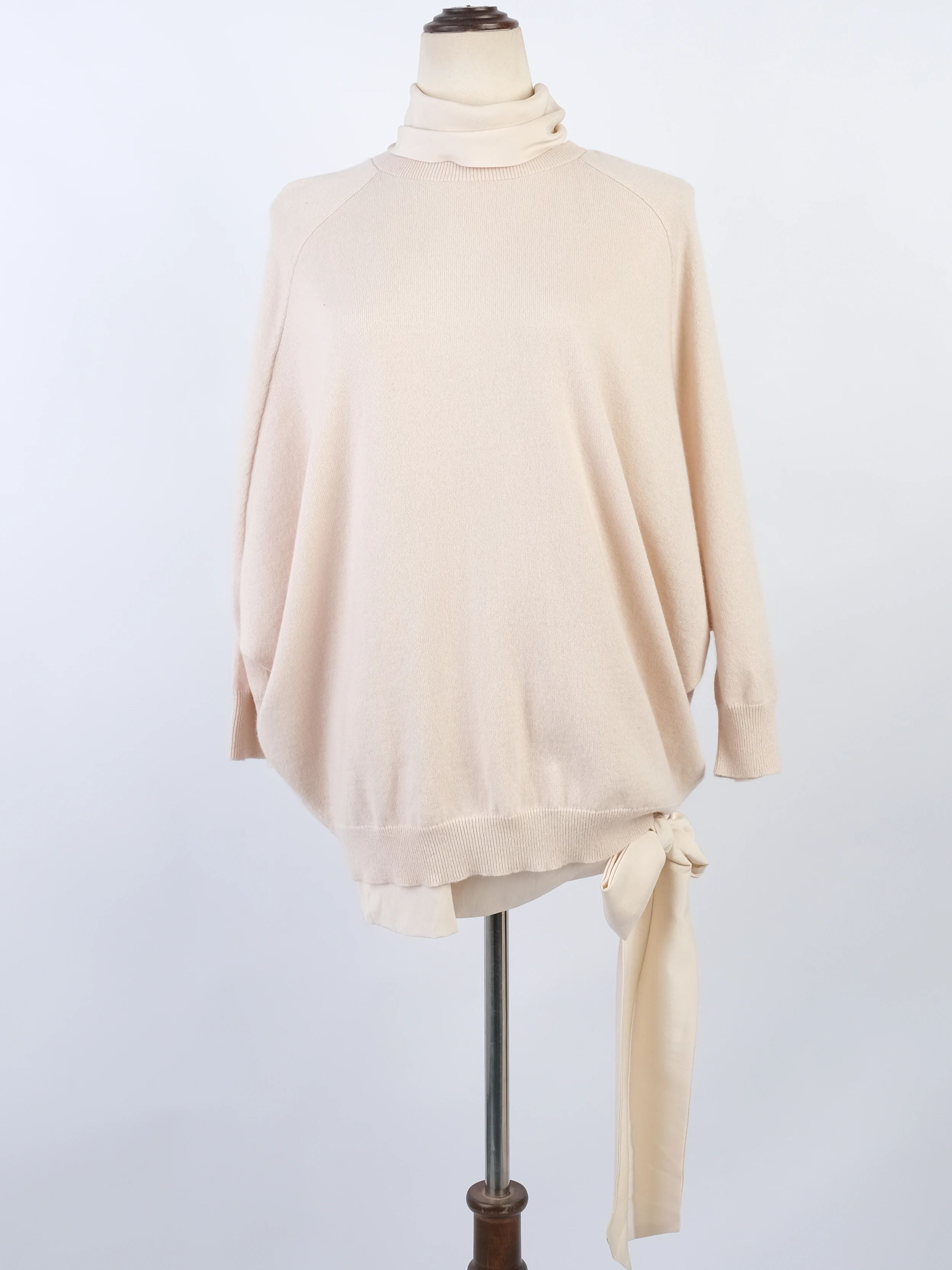 NEW Brunello Cucinelli Pink Cashmere Turtleneck Size M with Knot Detail
