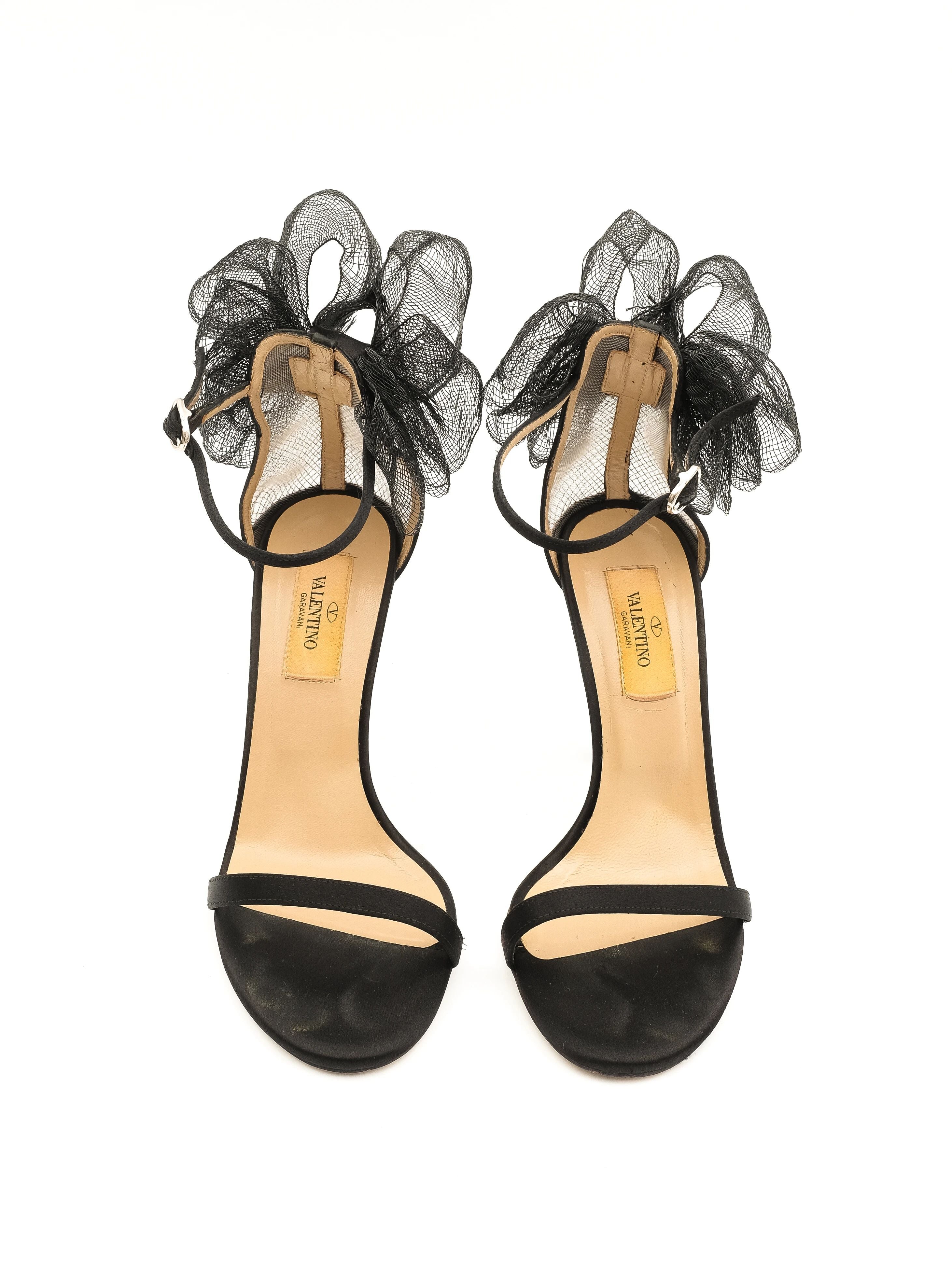 Excellent Valentino Black High-Heeled Sandals Size 36 with Bow