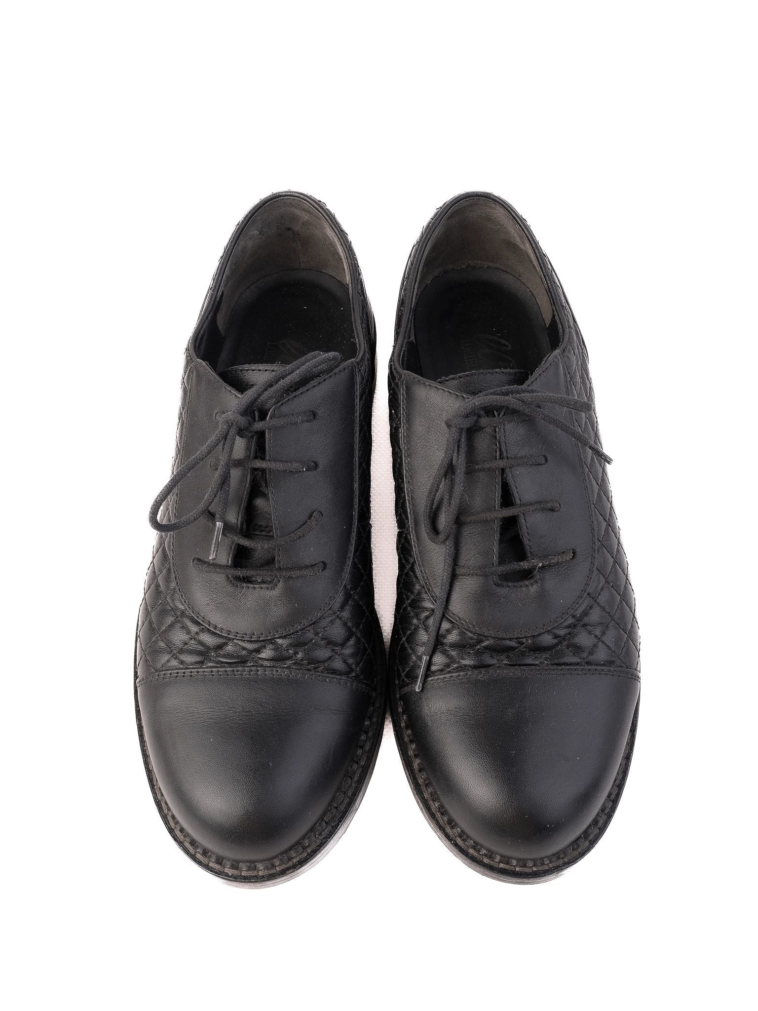 Average Easy by Loriblu Black Leather Shoes Size 36 with Quilted Detailing