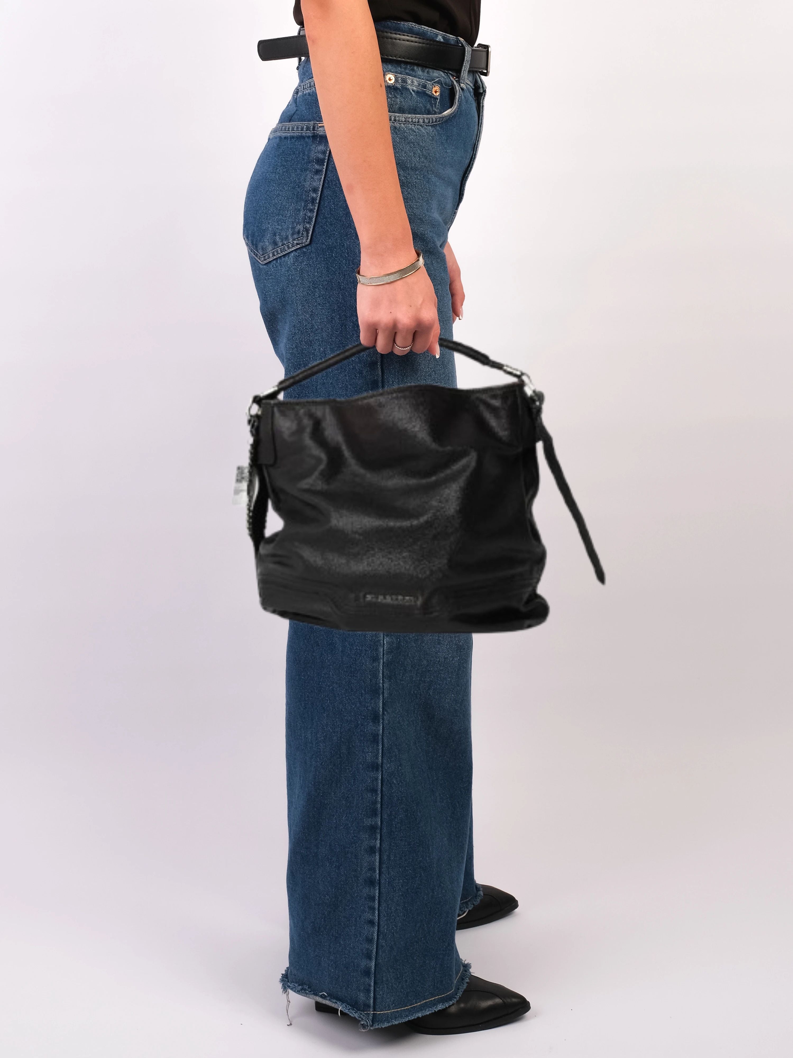Good Burberry Black Leather Handbag with Chain Details