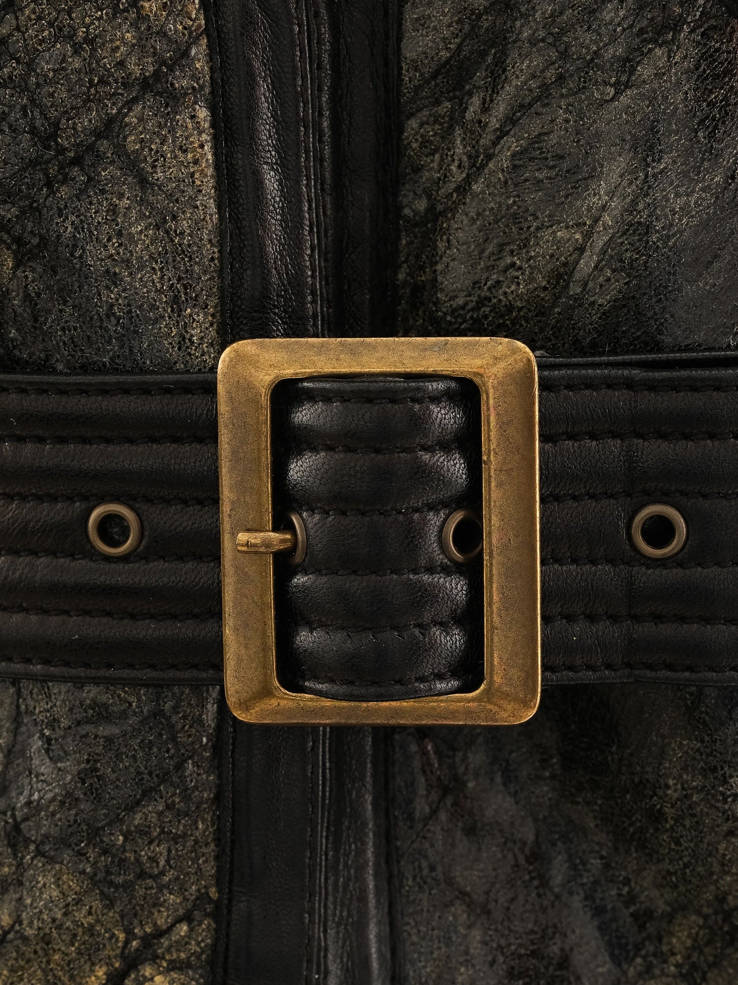 Excellent Black Leather Sleeveless Vest Size L with Fluffy Texture