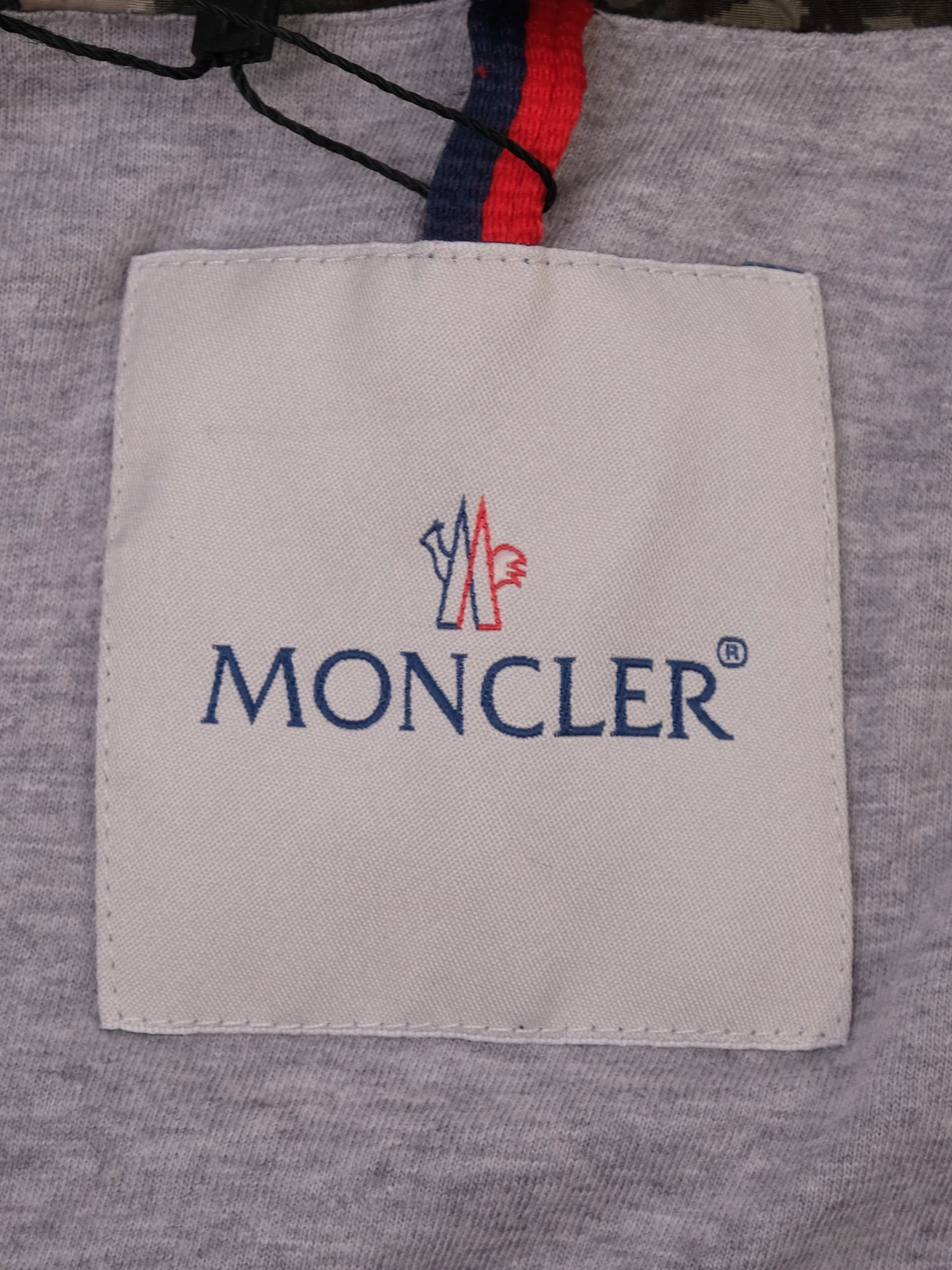 EXCELLENT Moncler Camouflage Jacket for Kids Size 6 Nylon Hooded