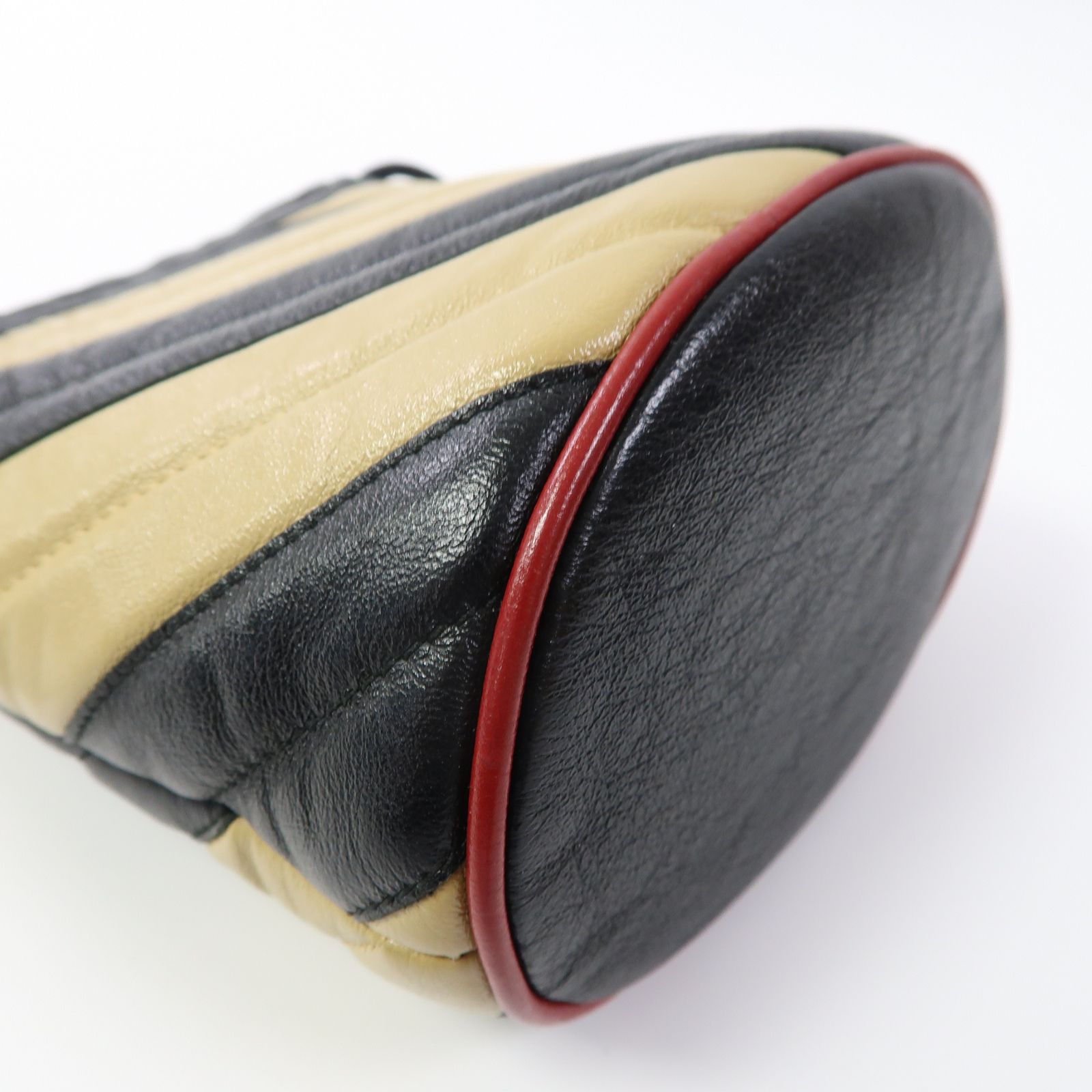 Gucci Cowhide Leather Gg Marmont Gold Crossbody Back Bag Black/black Color Shoulder Ba
