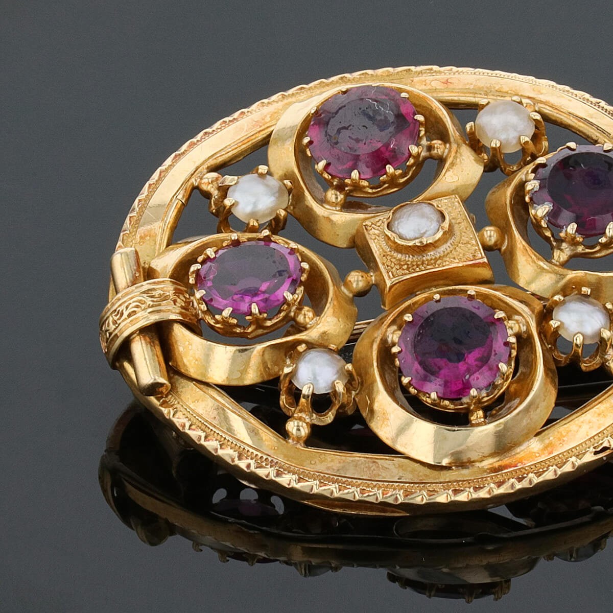Garnets, pearls and gold brooch