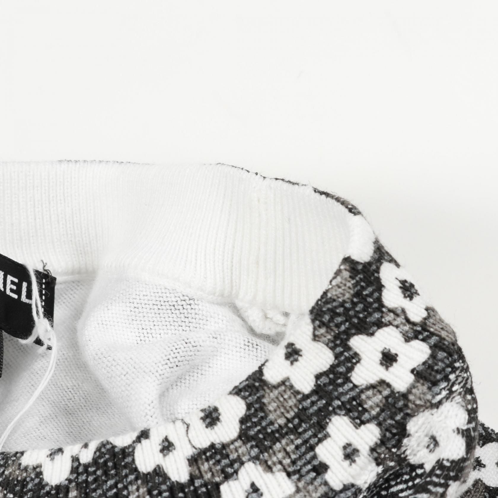 Chanel Gray White Coco Mark T-shirt Cotton P 77924