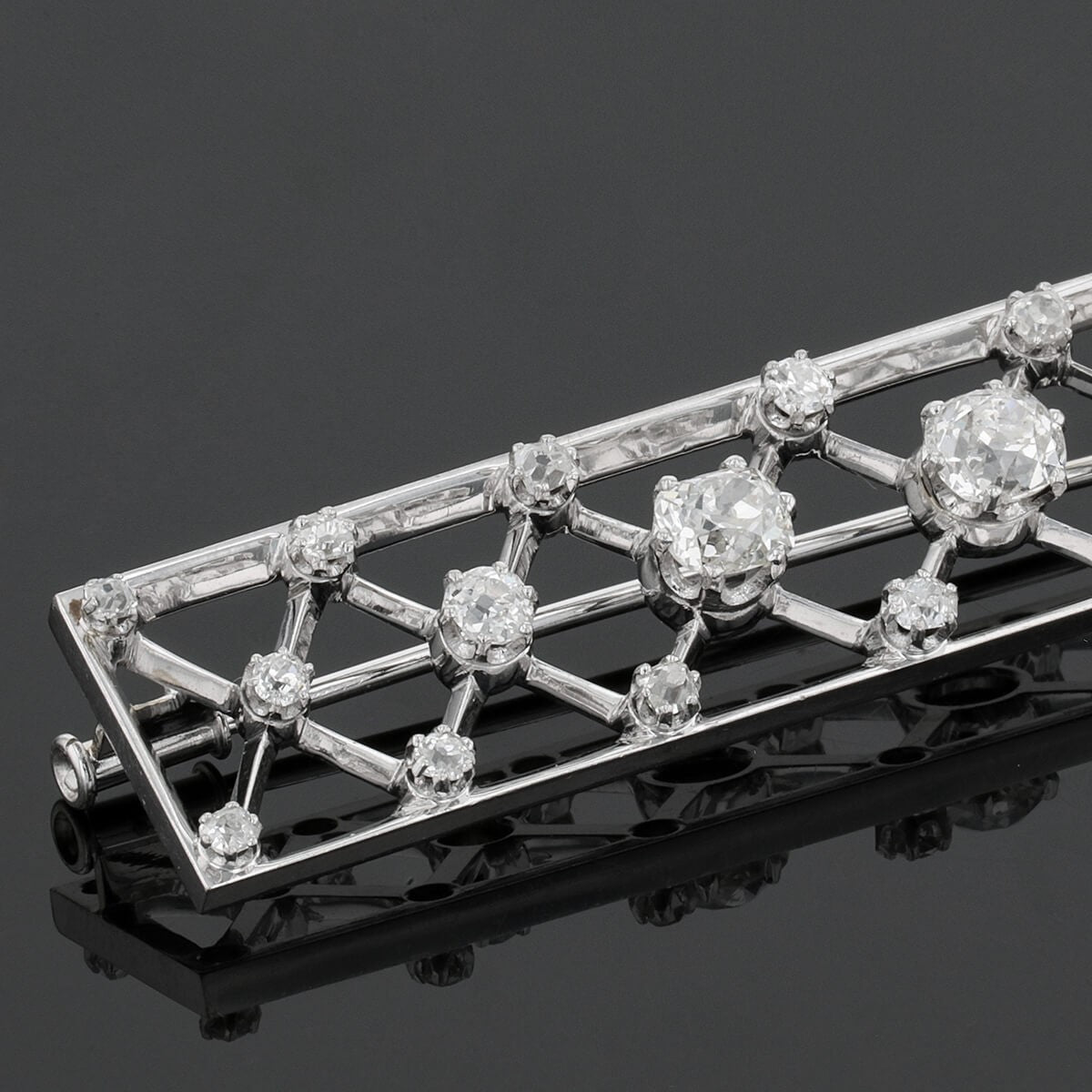 Gold and diamonds brooch