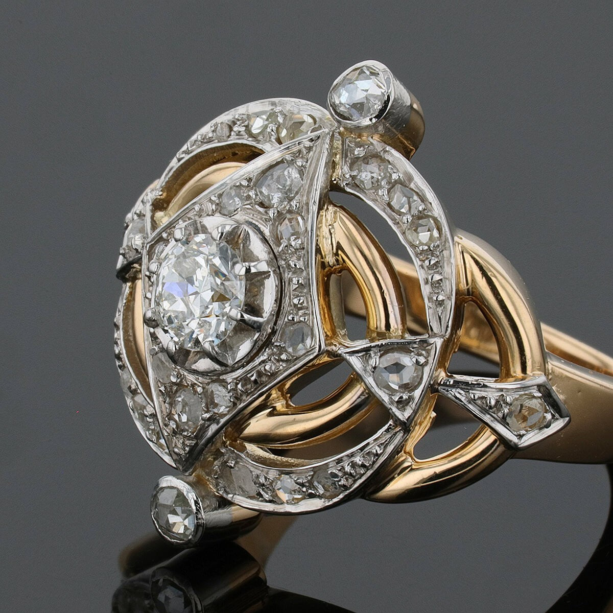 Gold and diamonds ring