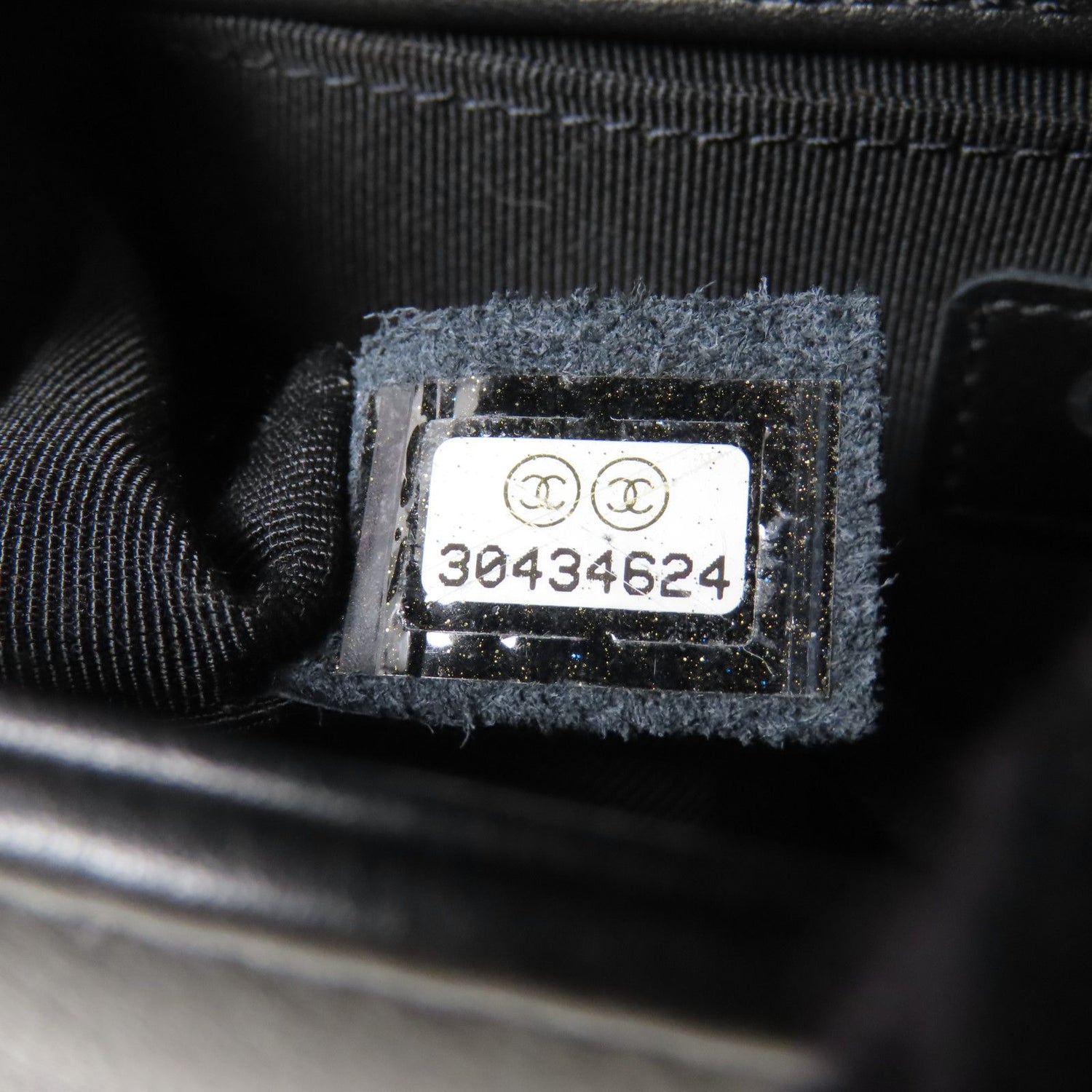 Chanel Black Cowhide Leather Boy 20 Cross Shoulder Bag Calfskin (cowhide) A 67085