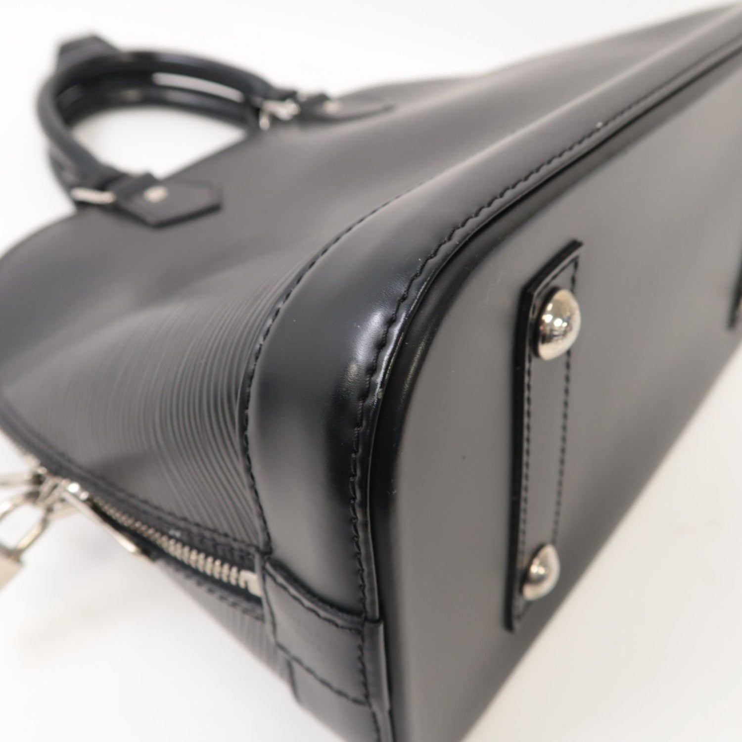Louis Vuitton Epi Alma Pm Silver Handbag Black Black Black Handbag M 40302