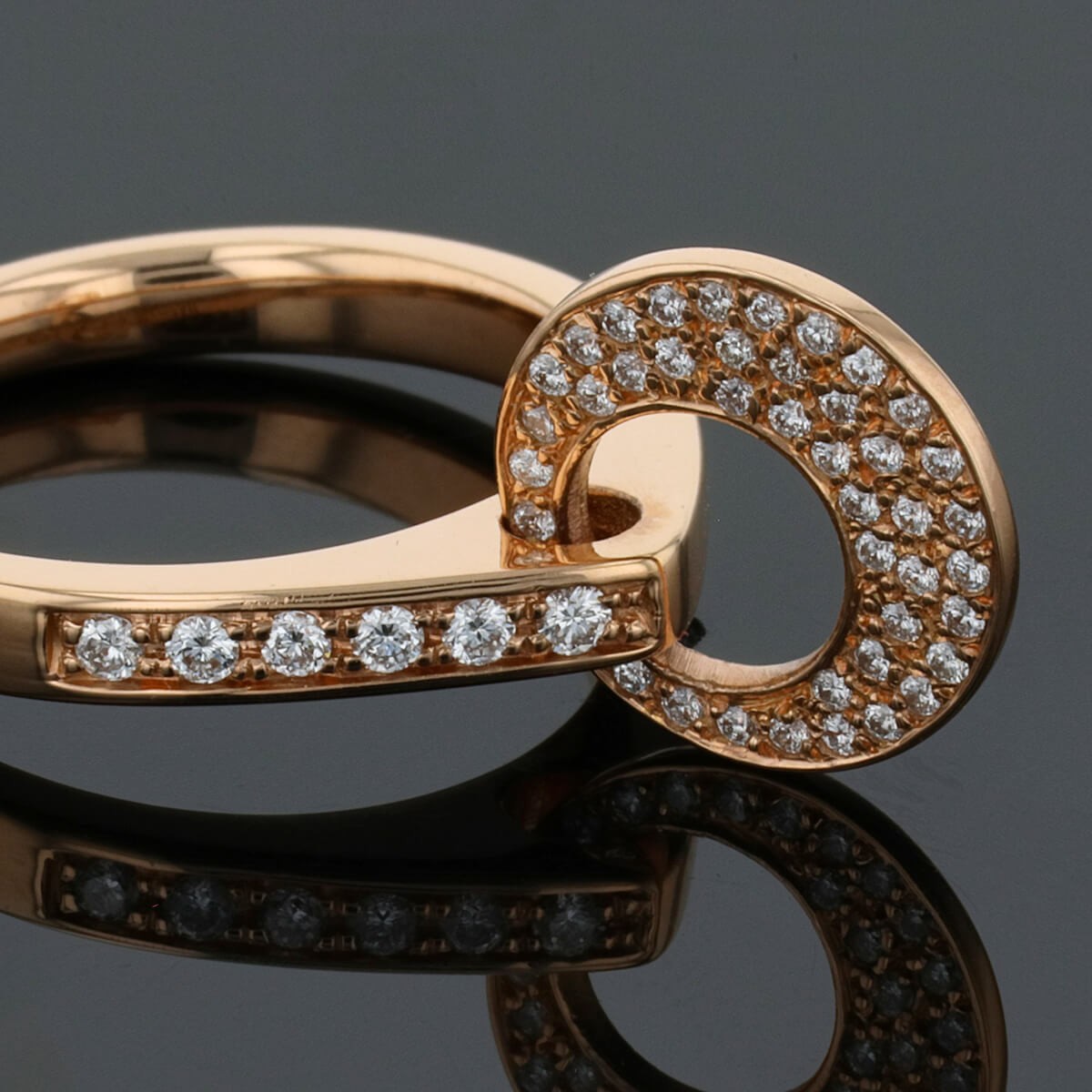 Lilistone diamonds and gold ring