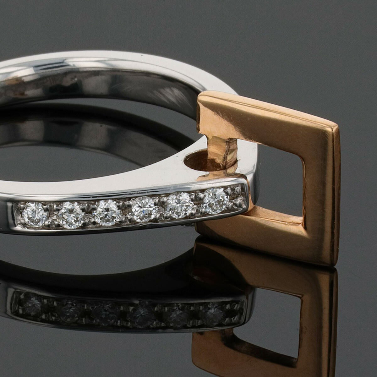 Lilistone diamonds and gold ring