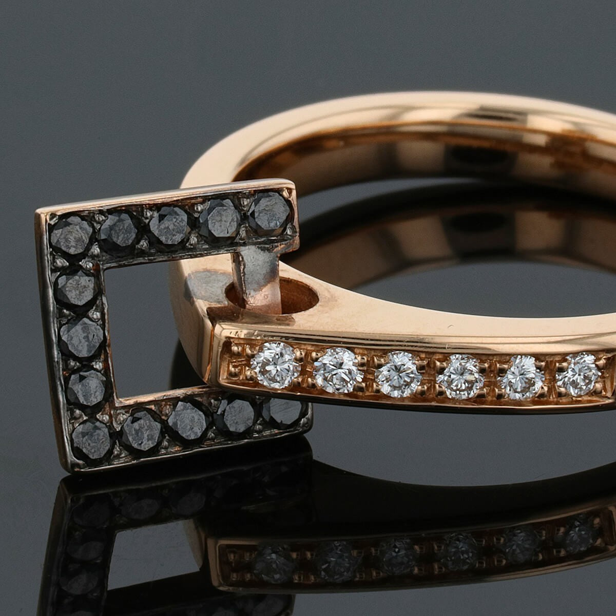 Lilistone diamonds and gold ring