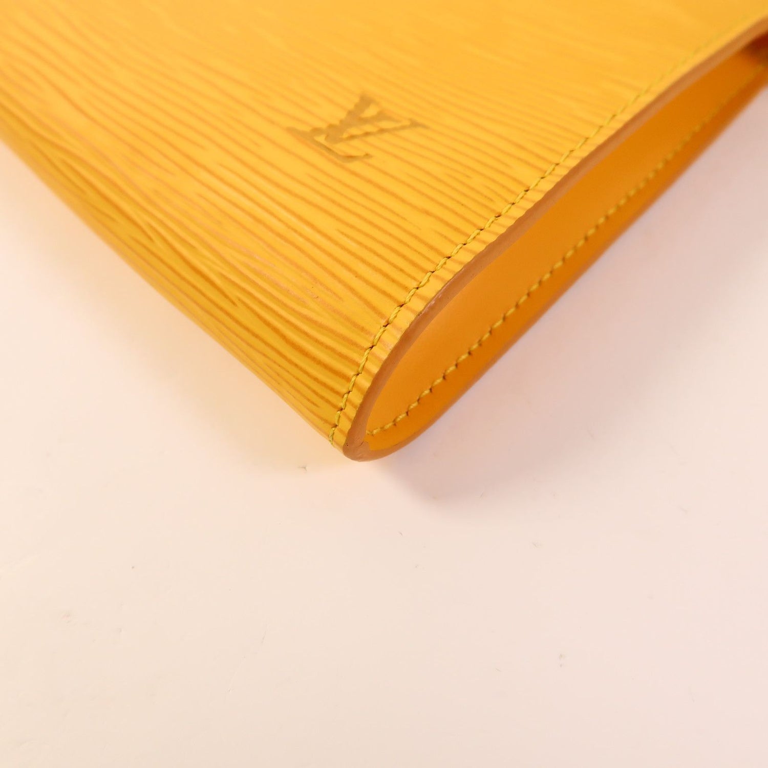 Louis Vuitton Epi Pochette Accessoires Pouch Kinpaku Handmade Bag Yellow Handbag M 5294a