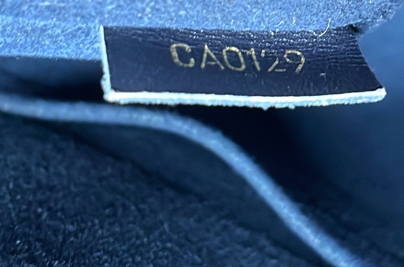 Louis Vuitton V Tote Monogram Empreinte Leather Mm