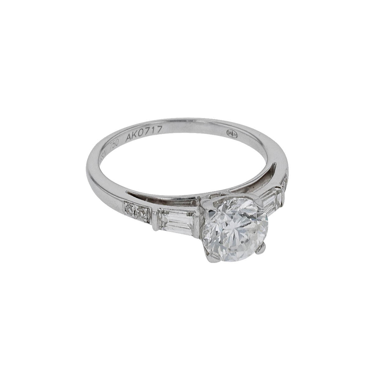 Mauboussin Courtisane diamonds and gold ring