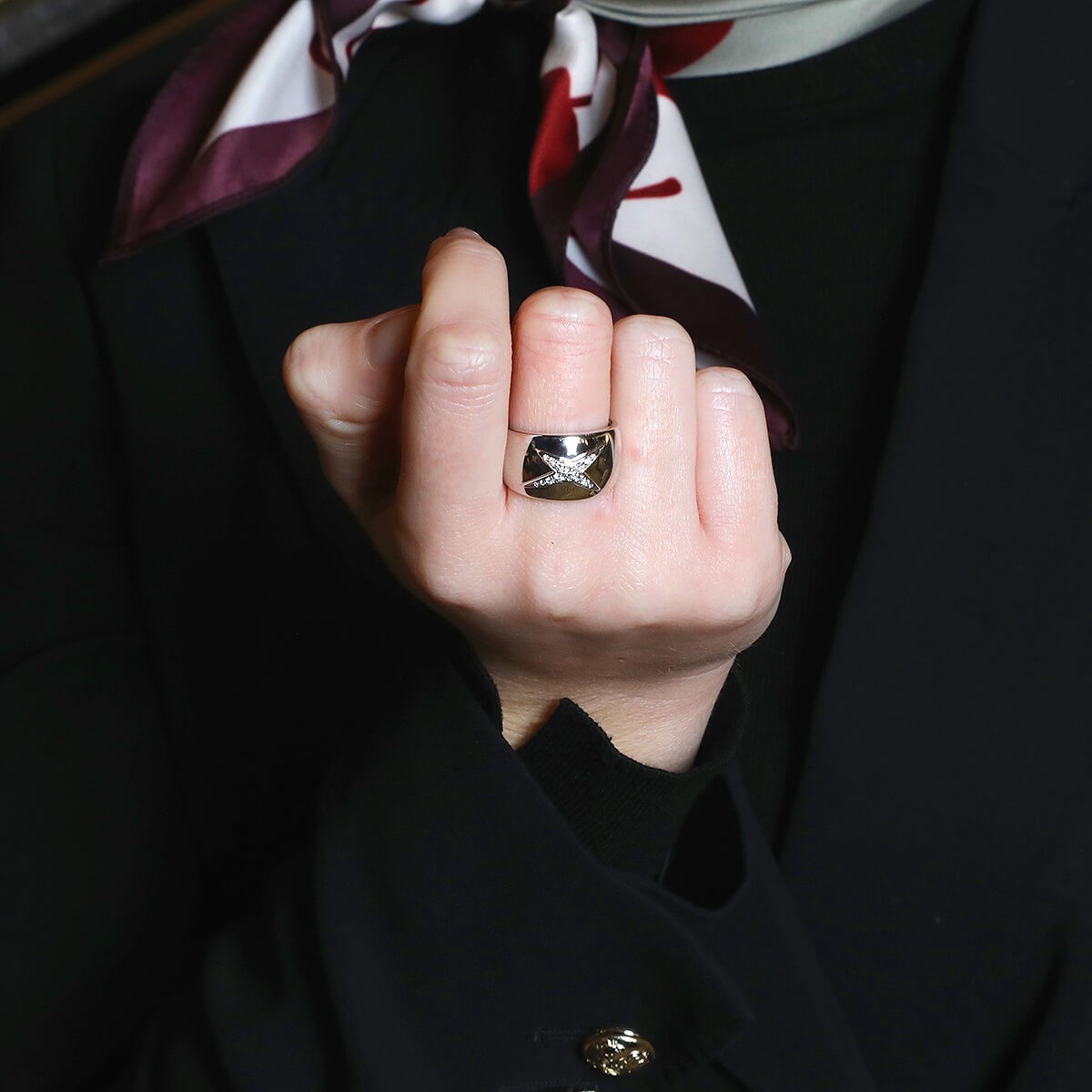 Mauboussin Etoile Divine diamonds and gold ring