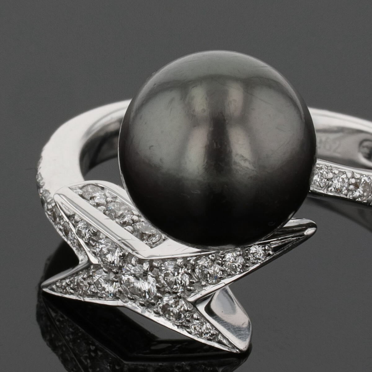 Mauboussin Perle de Ma Vie cultured pearl, diamonds and gold ring