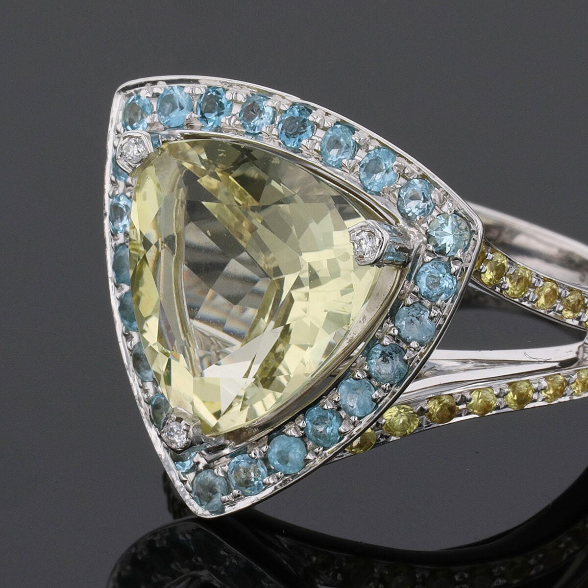 Mauboussin Tellement Subtile pour moi prasiolite, topazes and gold ring