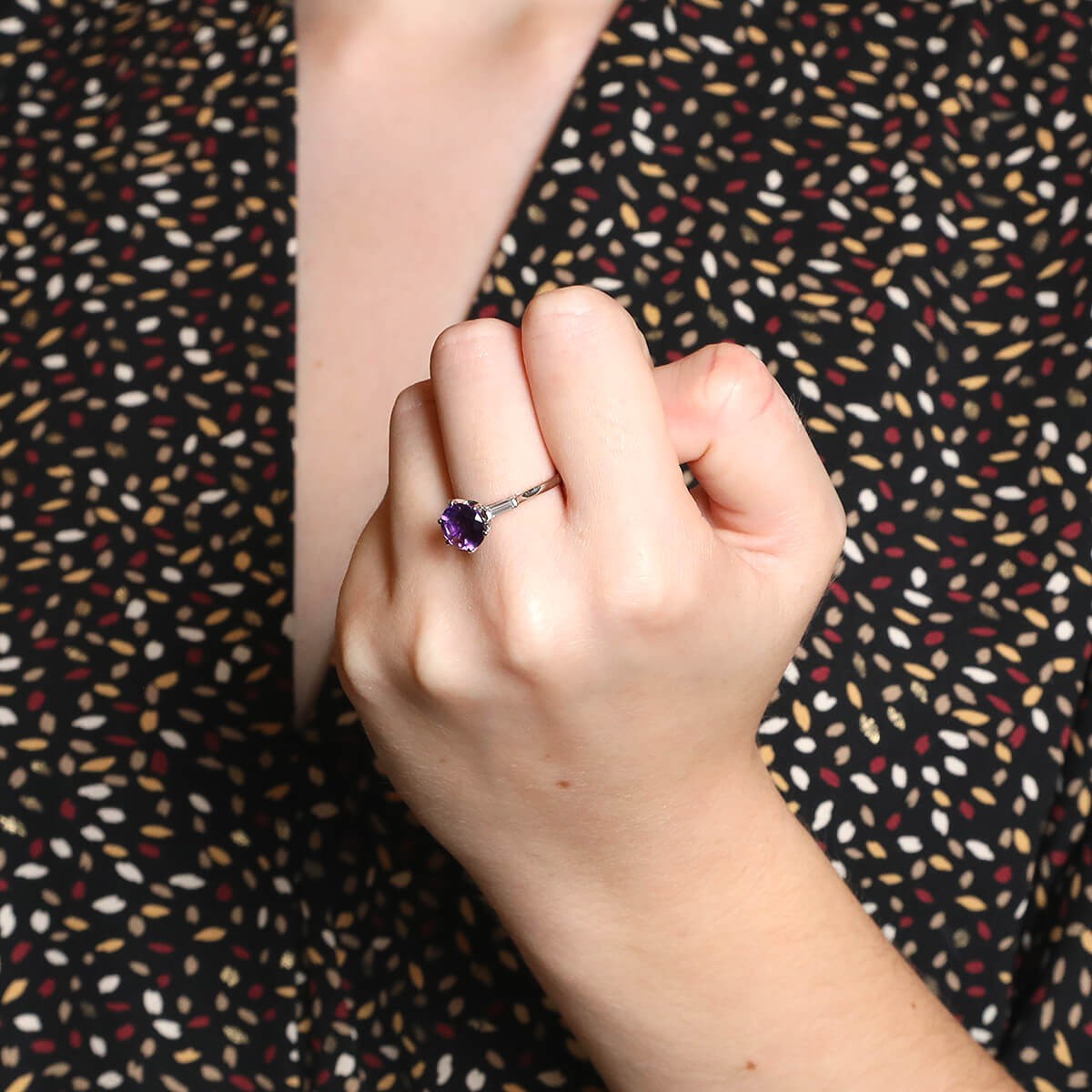 Mellerio Dits Meller mounting, amethyst, diamonds and platinum ring