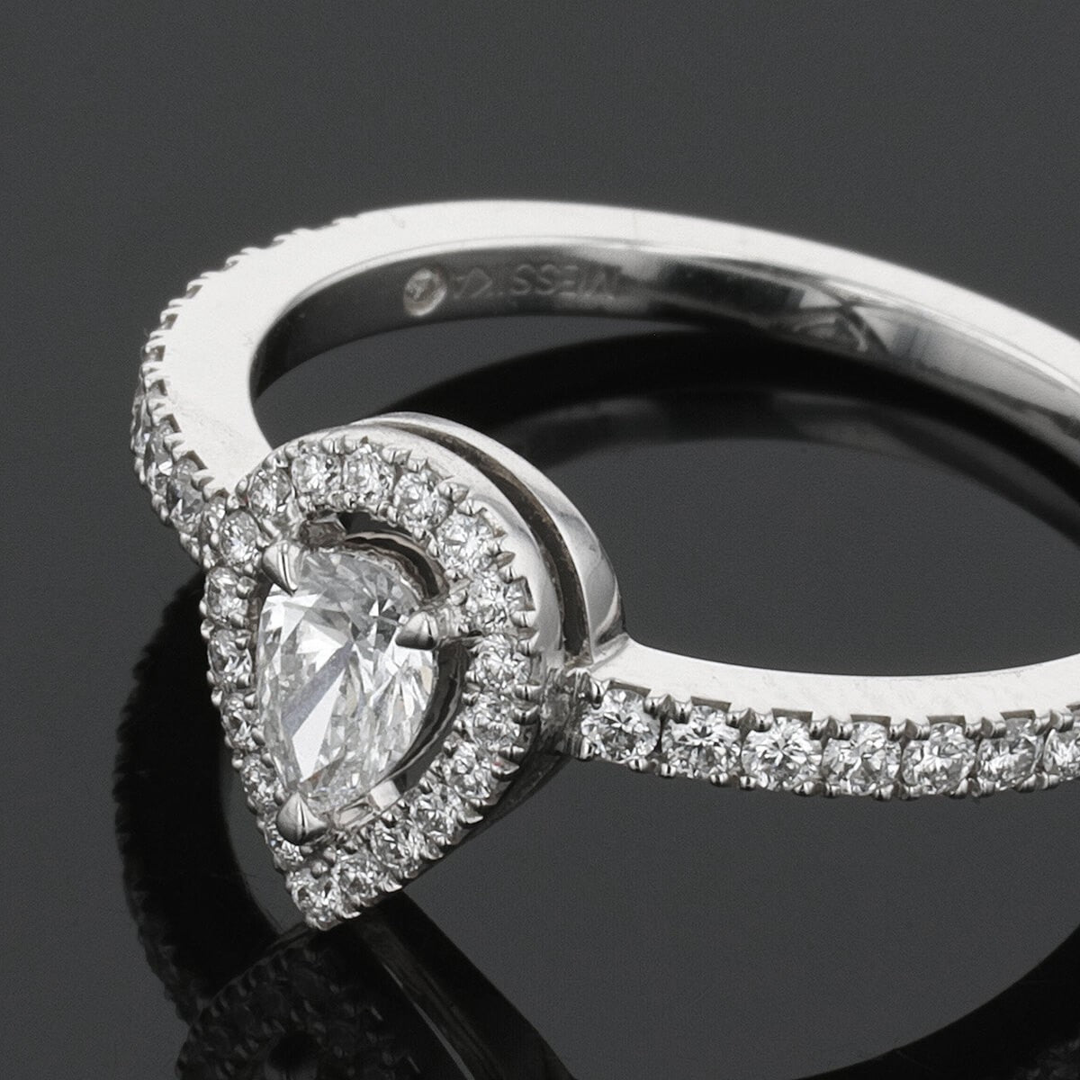 Messika Solitaire M-Love diamonds and gold ring