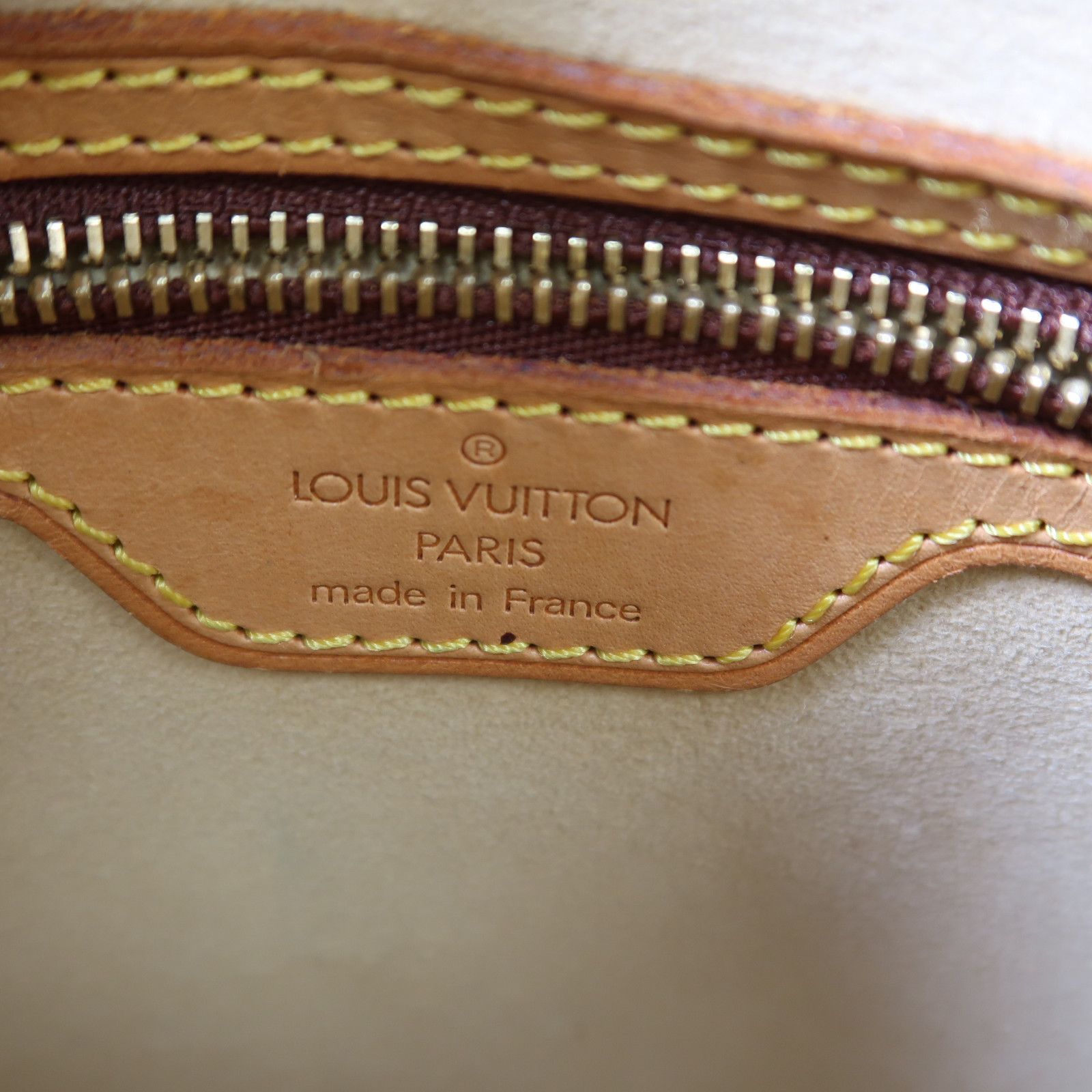 Louis Vuitton Looping MM, Monogram