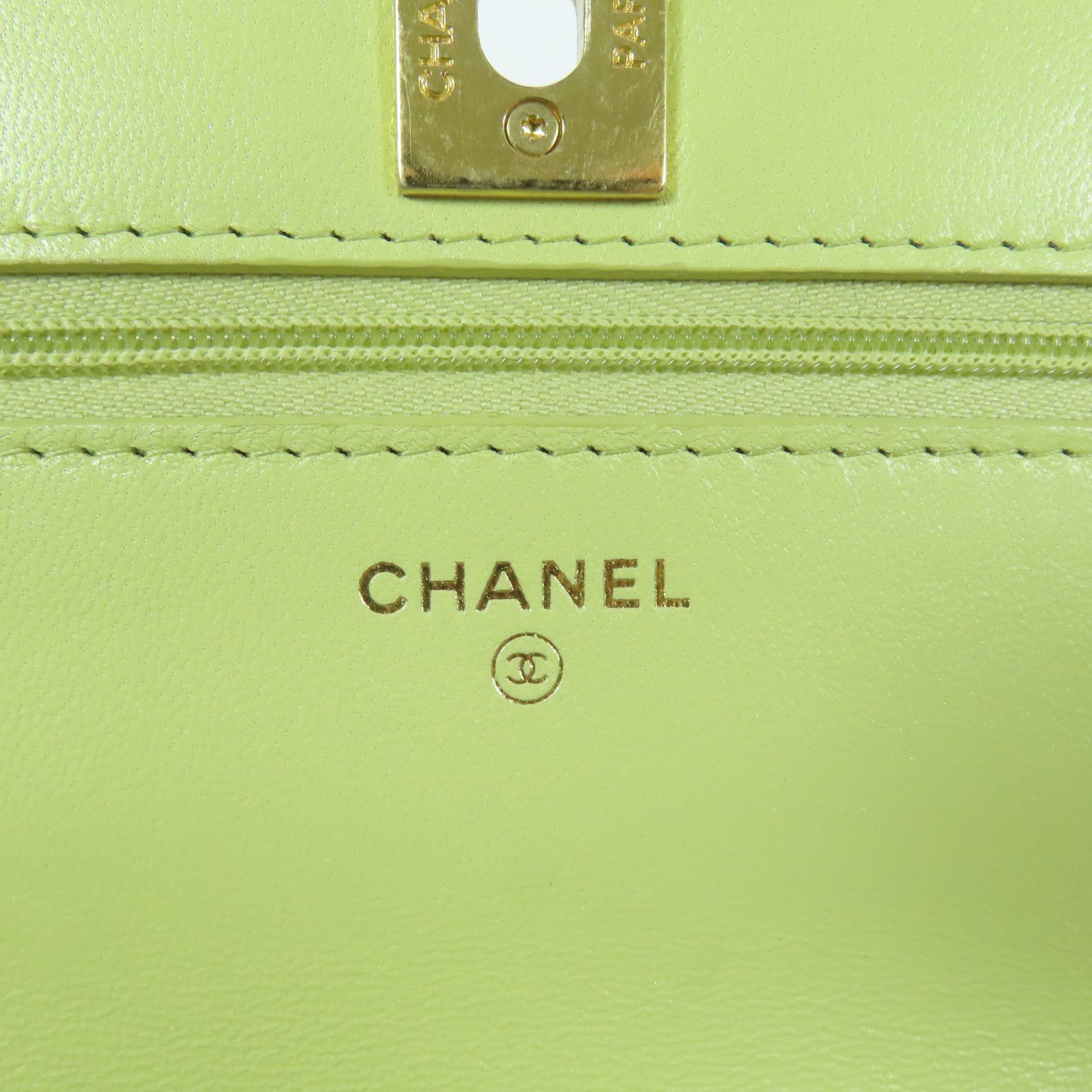 Chanel Green Cowhide Leather Woc Wallet On Chain Golden Cross Shoulder Back Bag Calfskin (cowhide) Ap 31