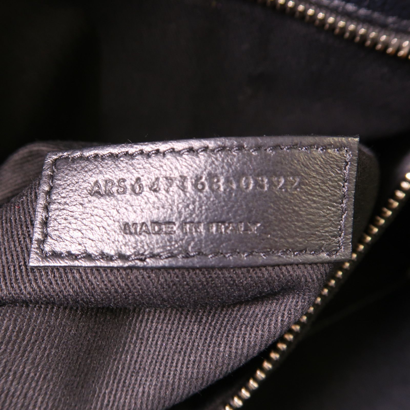 Saint Laurent Cowhide Leather Hand Bag Black Calfskin (cowhide) Ars 647168