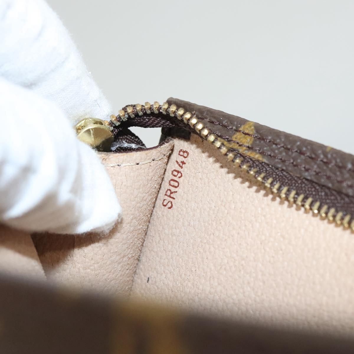 Louis Vuitton Bucket Pouch PM, Monogram
