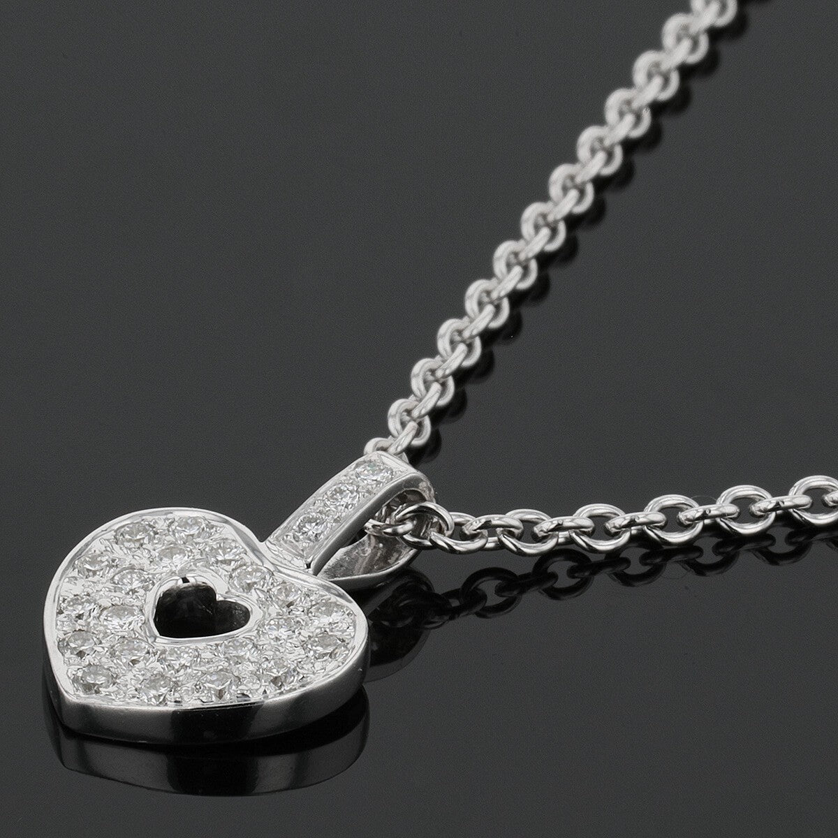 Poiray diamonds and gold pendant