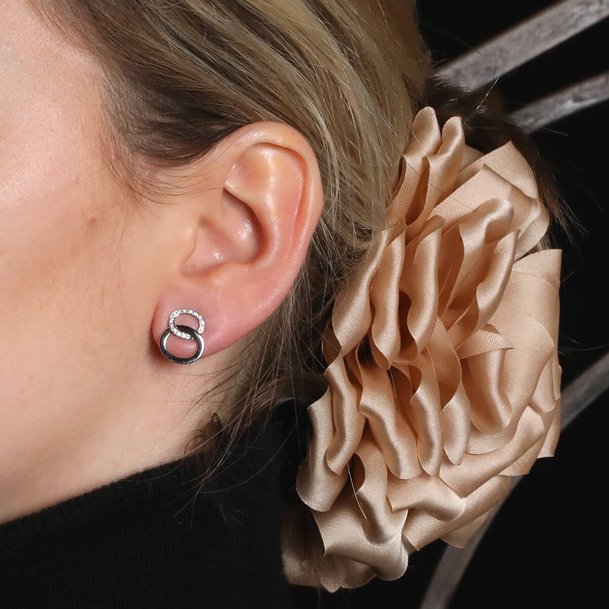Pomellato Brera diamonds and gold earrings
