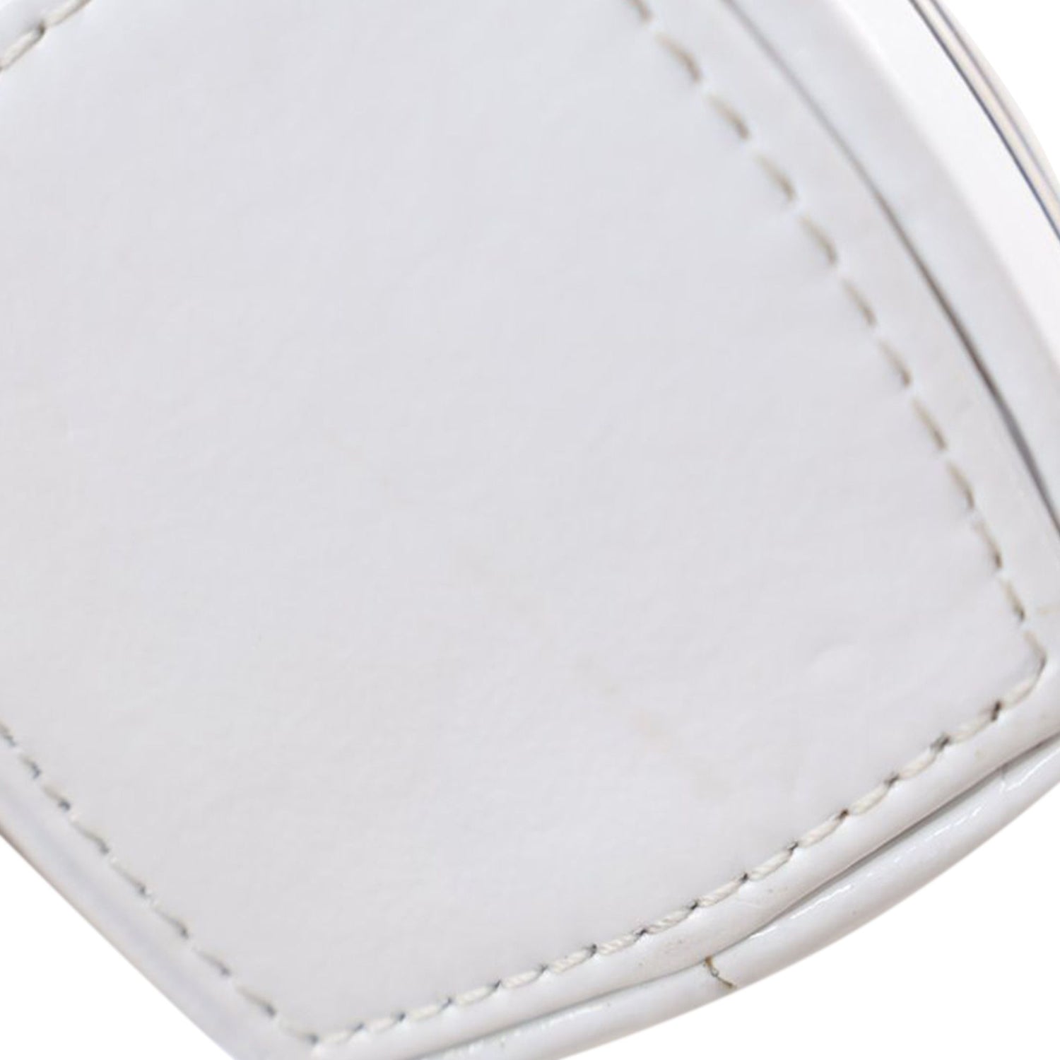 Chanel Patent Goatskin Make-up Box Clutch With Chain White