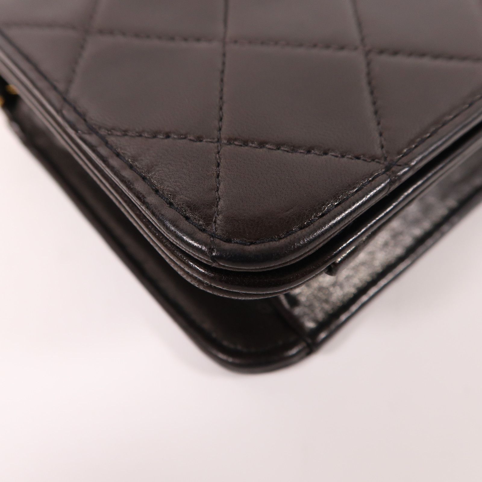 Chanel Black Sheepskin Leather Vintage Chain Shoulder Golden Chain Shoulder Back Bag Lambskin (sheep