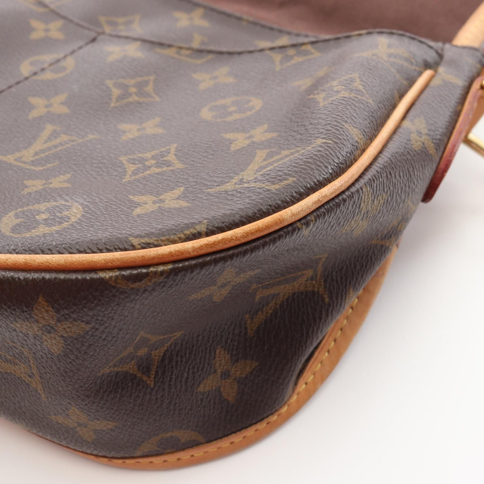 Louis Vuitton Menilmontant PM, Monogram