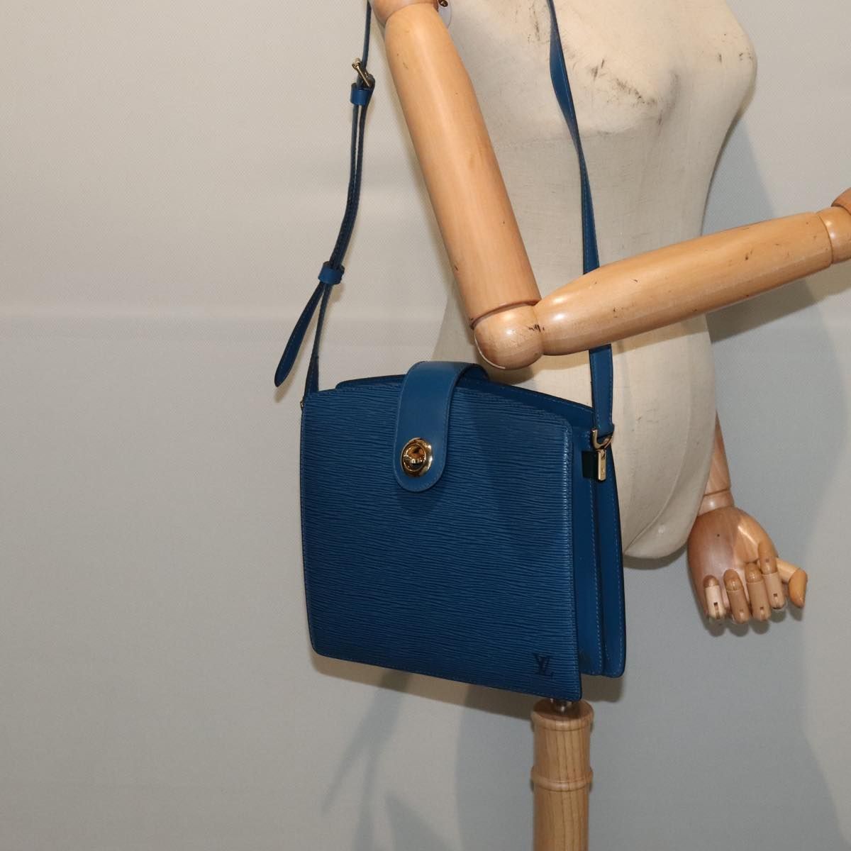 Louis Vuitton Epi Capuchin Shoulder Bag Blue M 52345 Lv Auth
