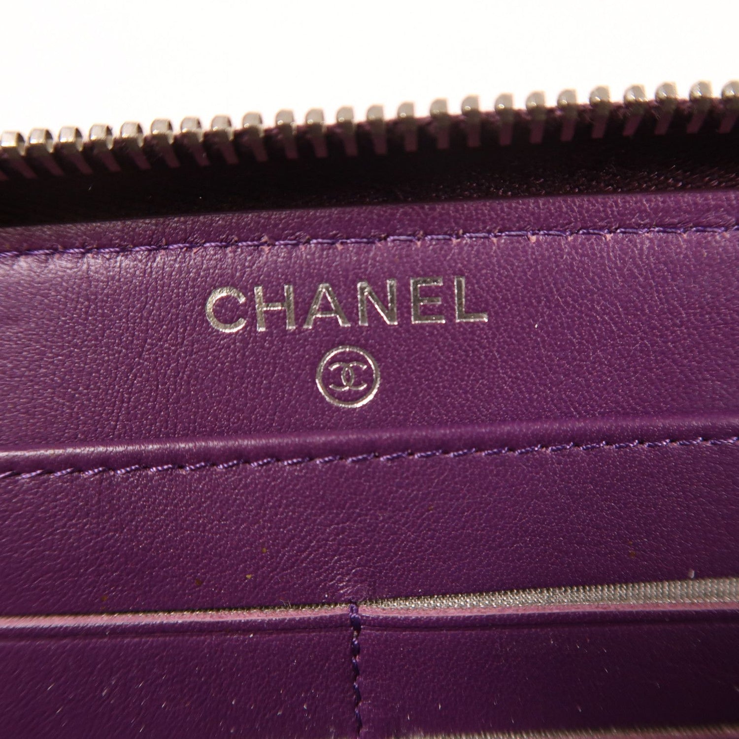 Chanel Purple Purple Enamel Lacquered Leather Long Wallet Silver Pocket Long Wallet Purple L-shaped Zipper Wallet Paten