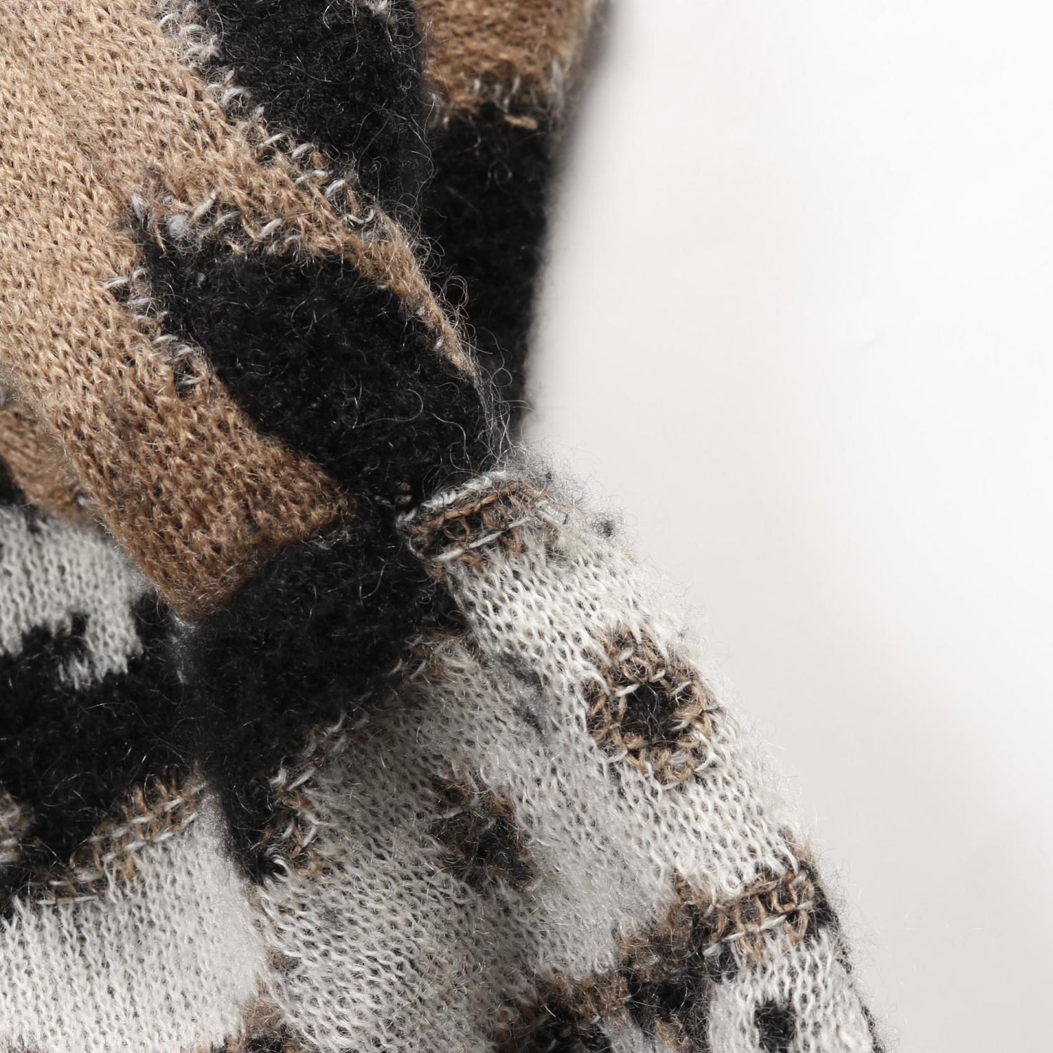 Chanel Brown Black White Coco Mark Knit Cashmere Moheya P 75361k 10782