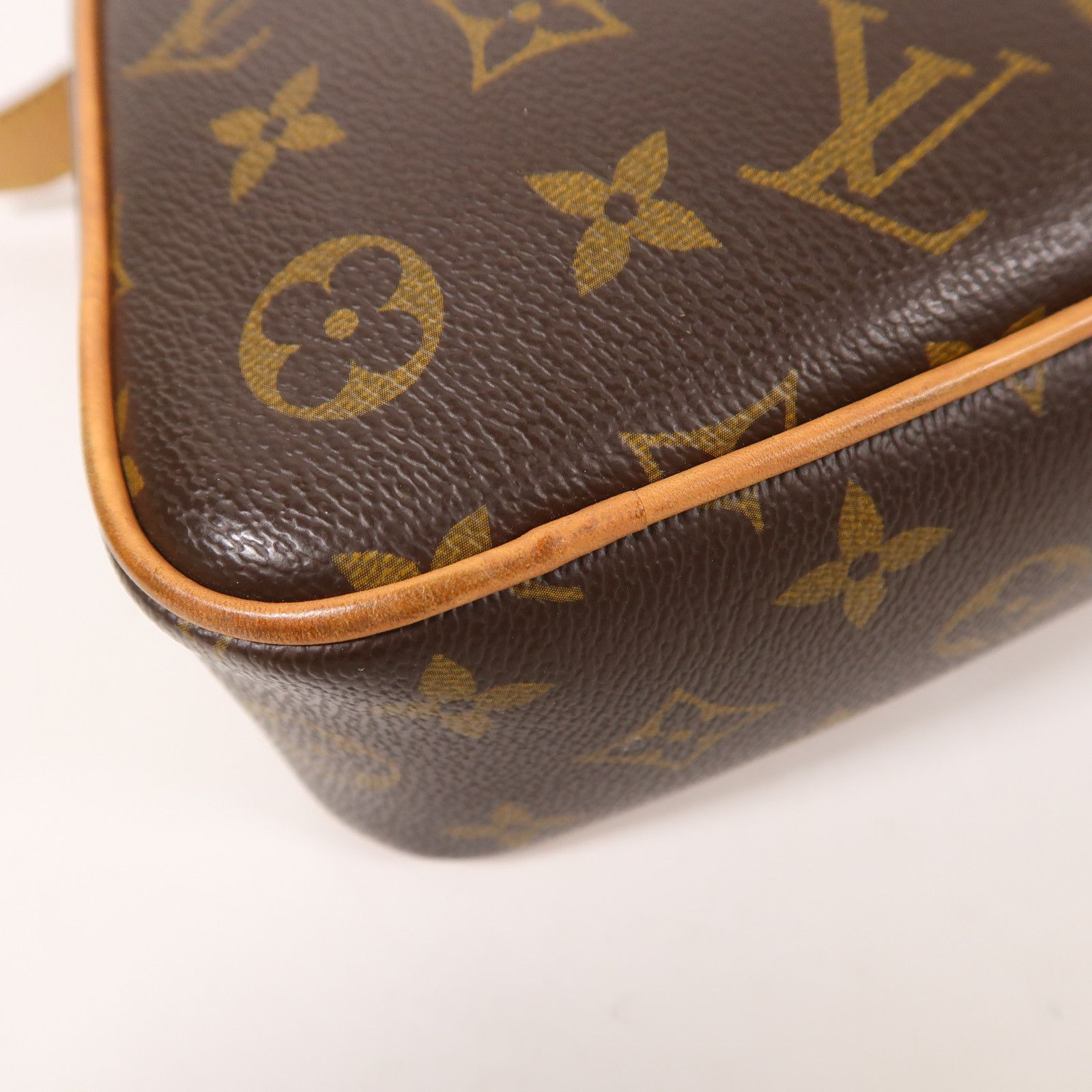 Louis Vuitton Monogram Game On Coeur Gold Shoulder Back Bag Palm Color Brown Shoulder Bag M 57456