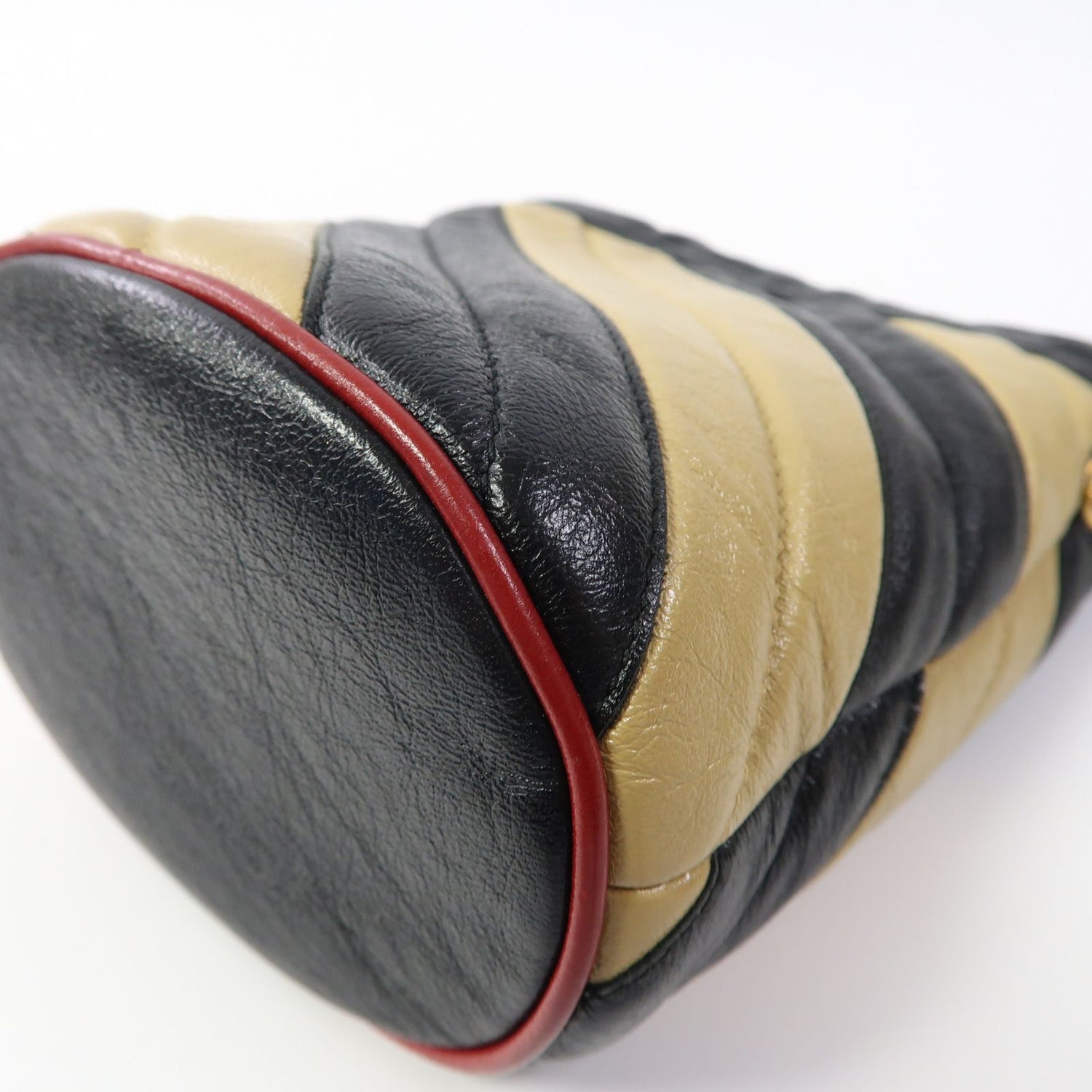 Gucci Cowhide Leather Gg Marmont Gold Crossbody Back Bag Black/black Color Shoulder Ba