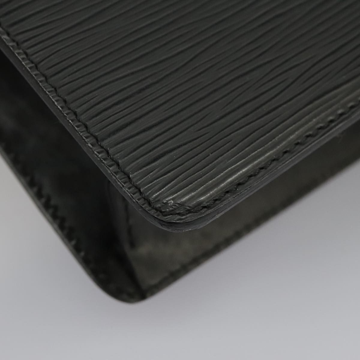 Louis Vuitton Epi Pochette Homme Clutch Bag Black Noir M 52522 Lv Auth