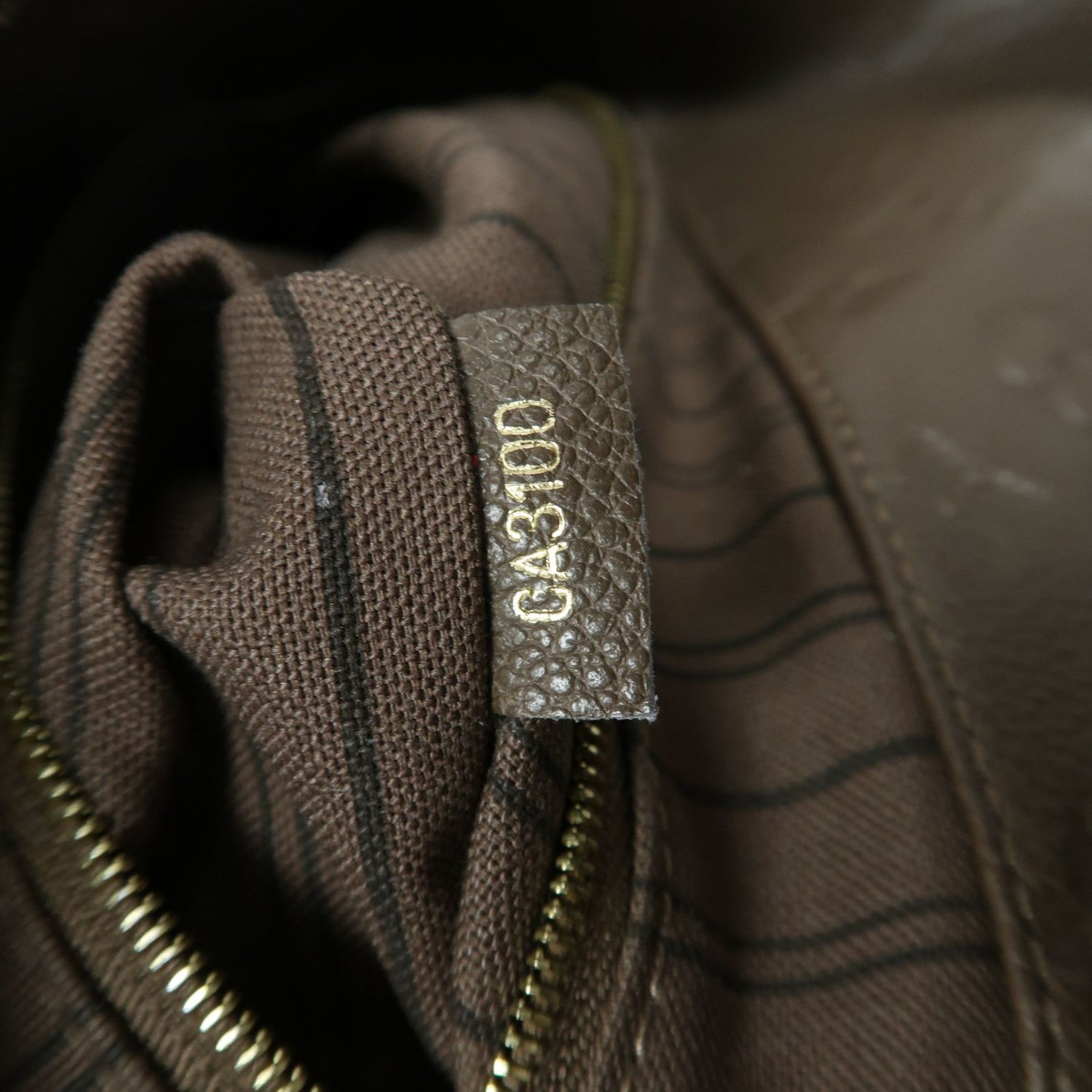 Louis Vuitton Cowhide Leather Artsy Mm Gold Shoulder Back Bag Color Brown Shoulder Bag M 94325