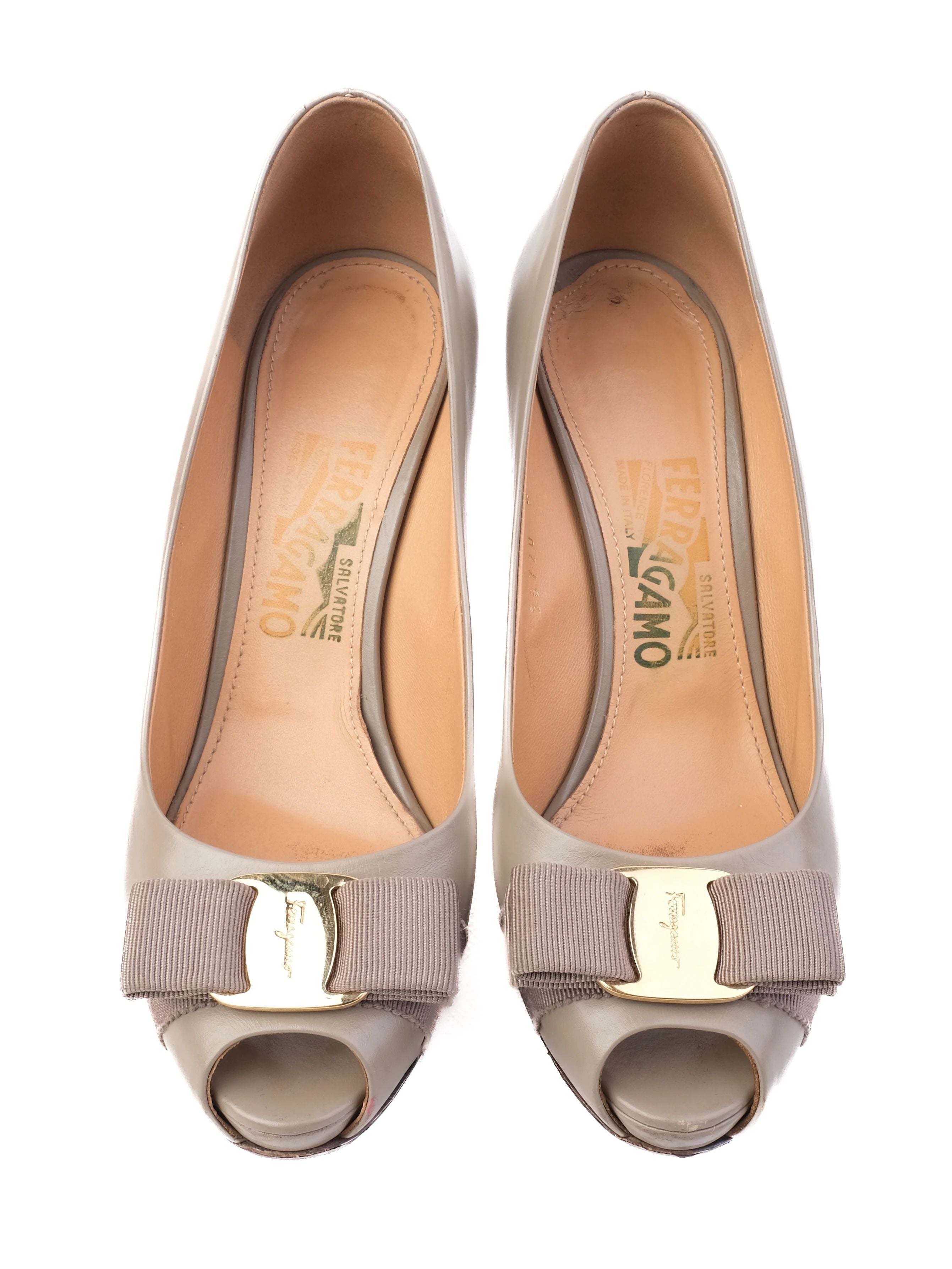 Excellent Salvatore Ferragamo Gray Leather High Heels Size 36.5