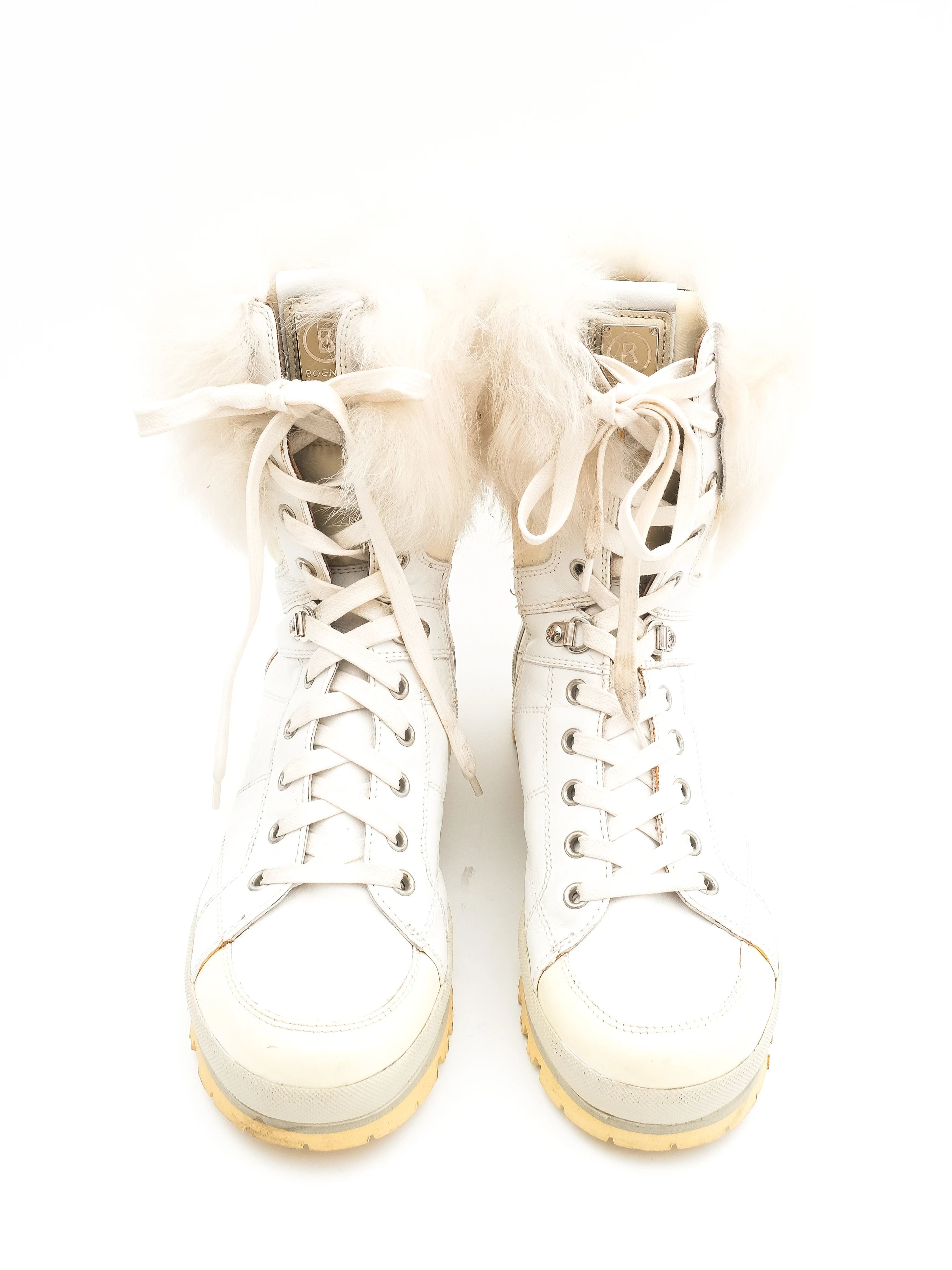 NEW Bogner White Fuzzy Boots Size 38 Winter Rugged Sole