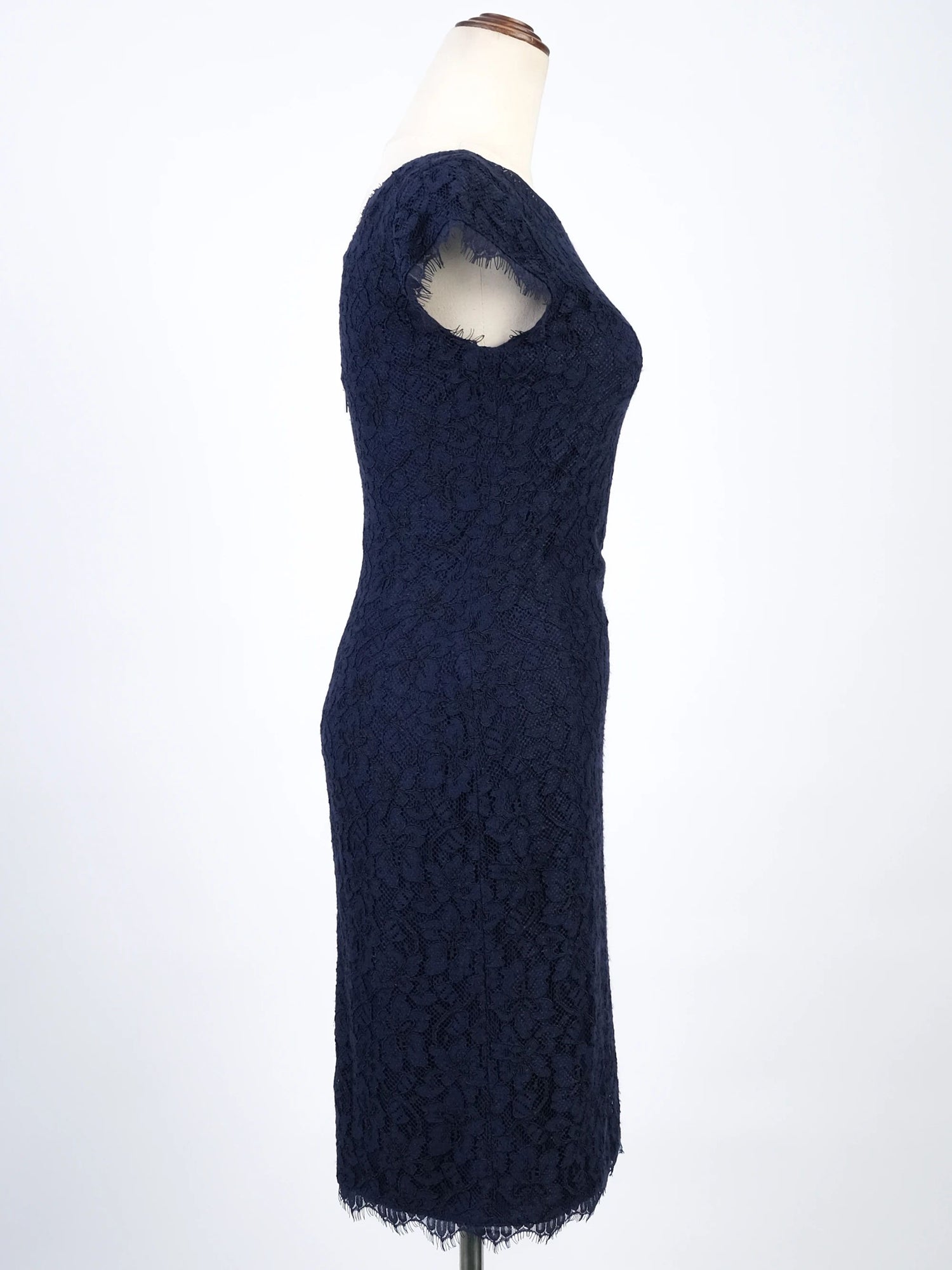 Excellent Diane von Furstenberg Purple Lace Dress Size XS