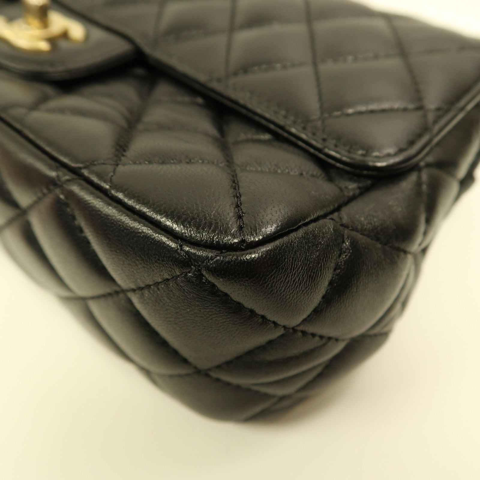 Chanel Black Sheepskin Leather Chain Shoulder Gold Leather Hand Grinded Shoulder And Back Bag Black 2way Shoulder